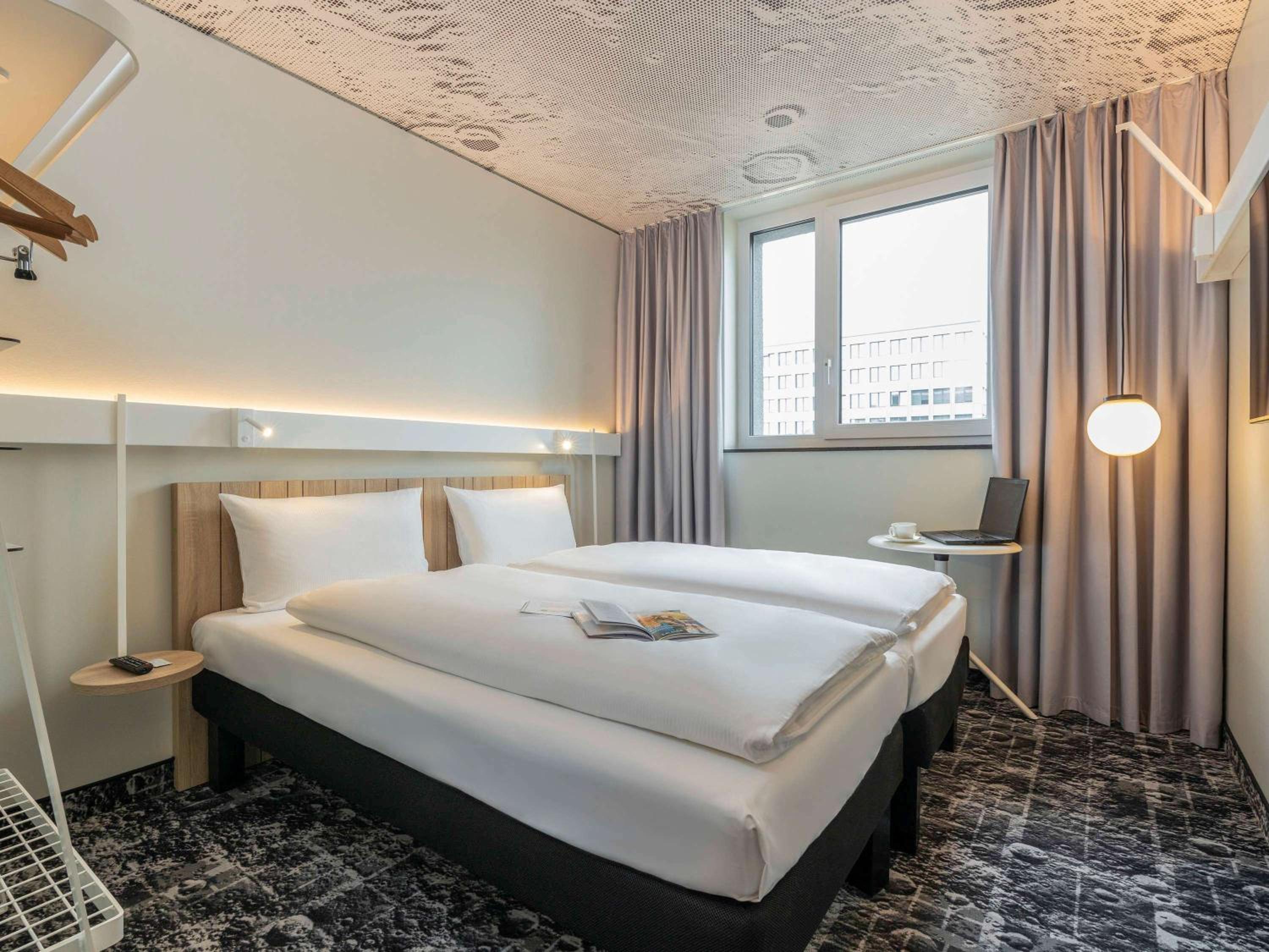 Standard Double Room - Photo 1