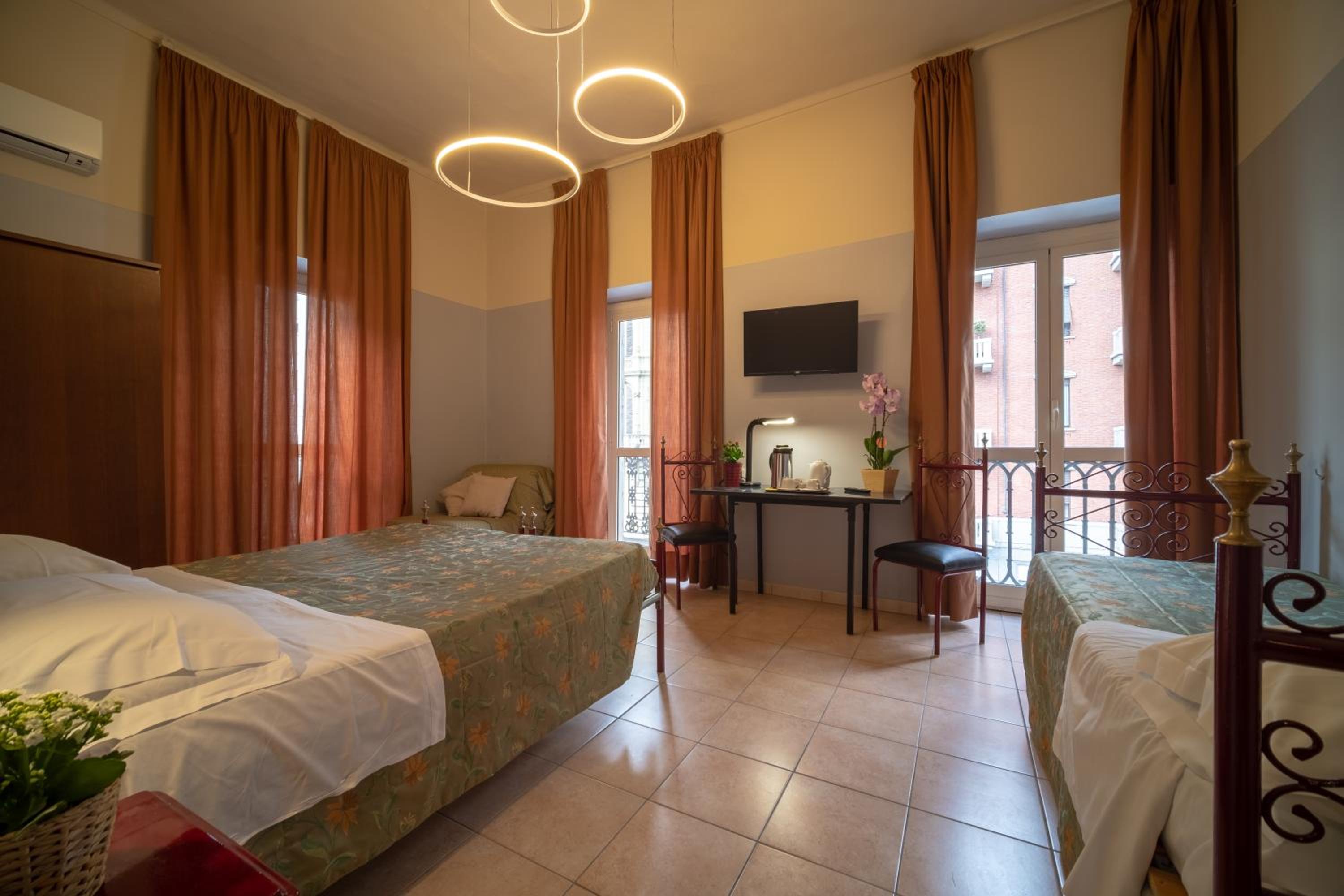 Standard Triple Room - Photo 1
