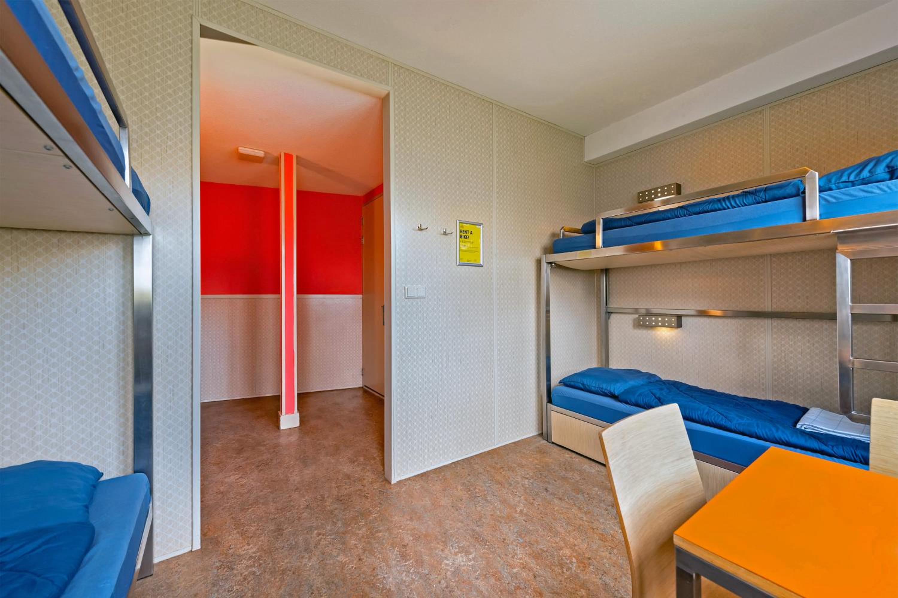 Twin Room with Bunk Beds and Private Bathroom