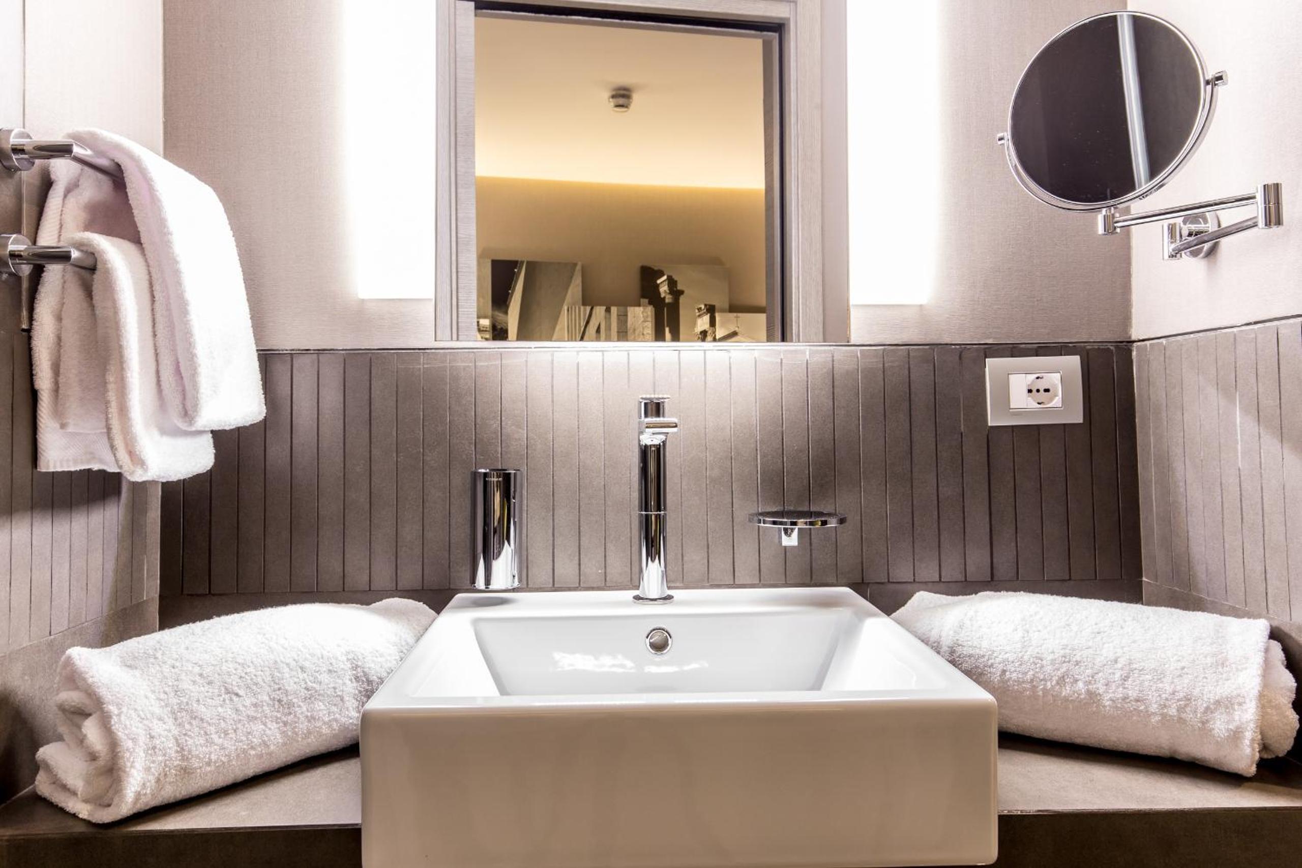 Superior Double or Twin Room photo 2