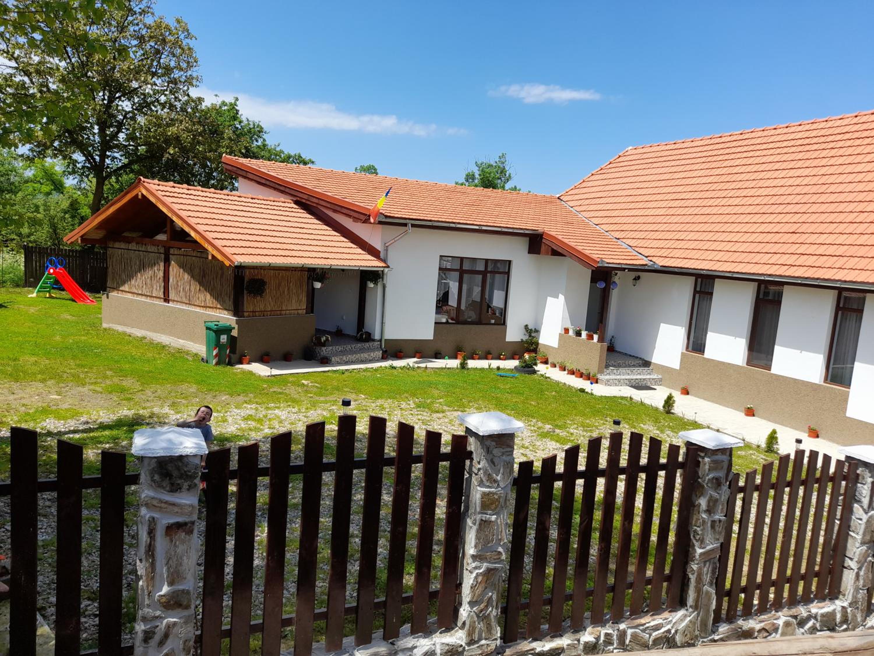 Three-Bedroom House photo 3