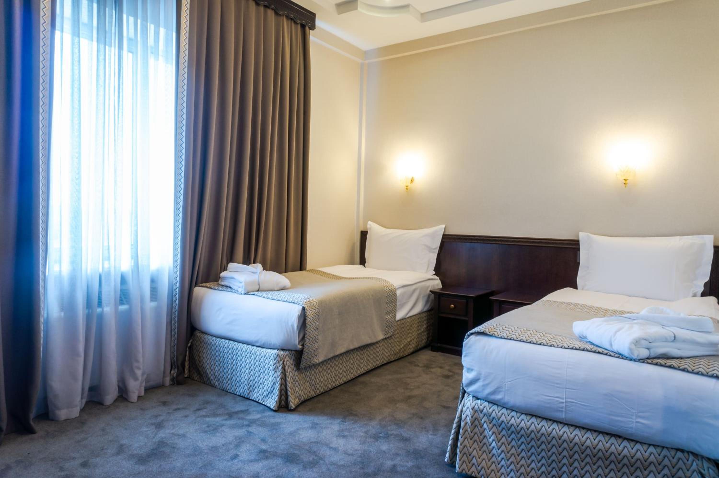Standard Twin Room photo 3