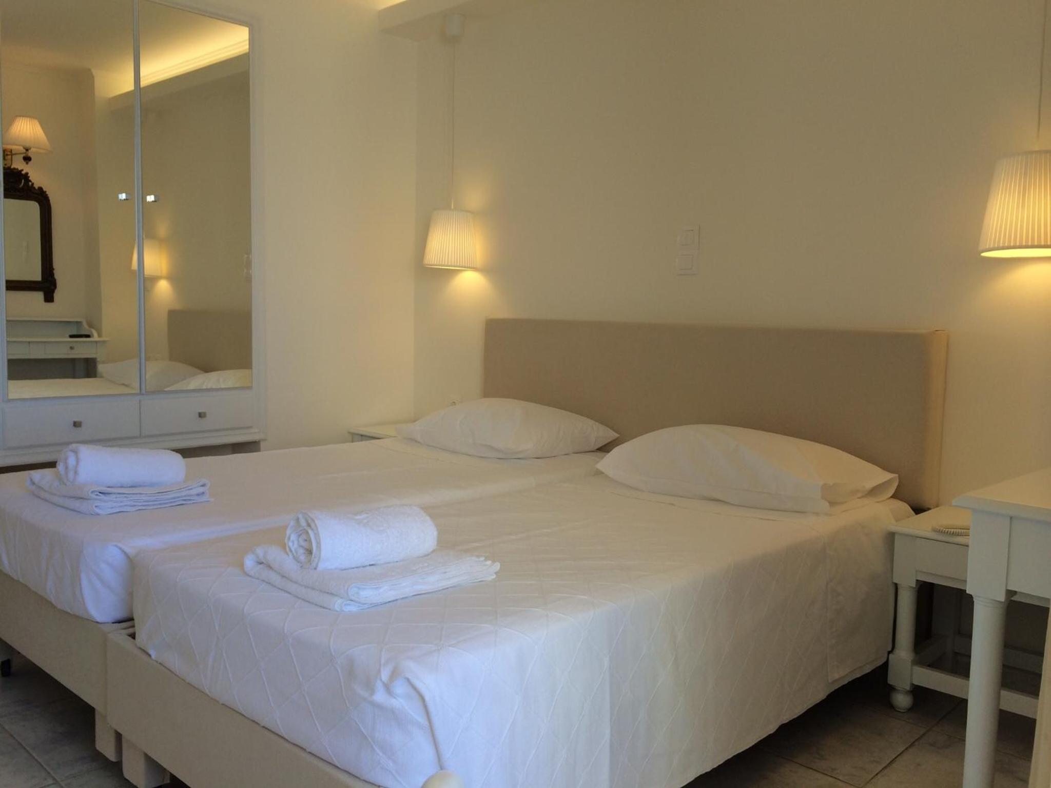 Double or Twin Room with Sea View photo 3