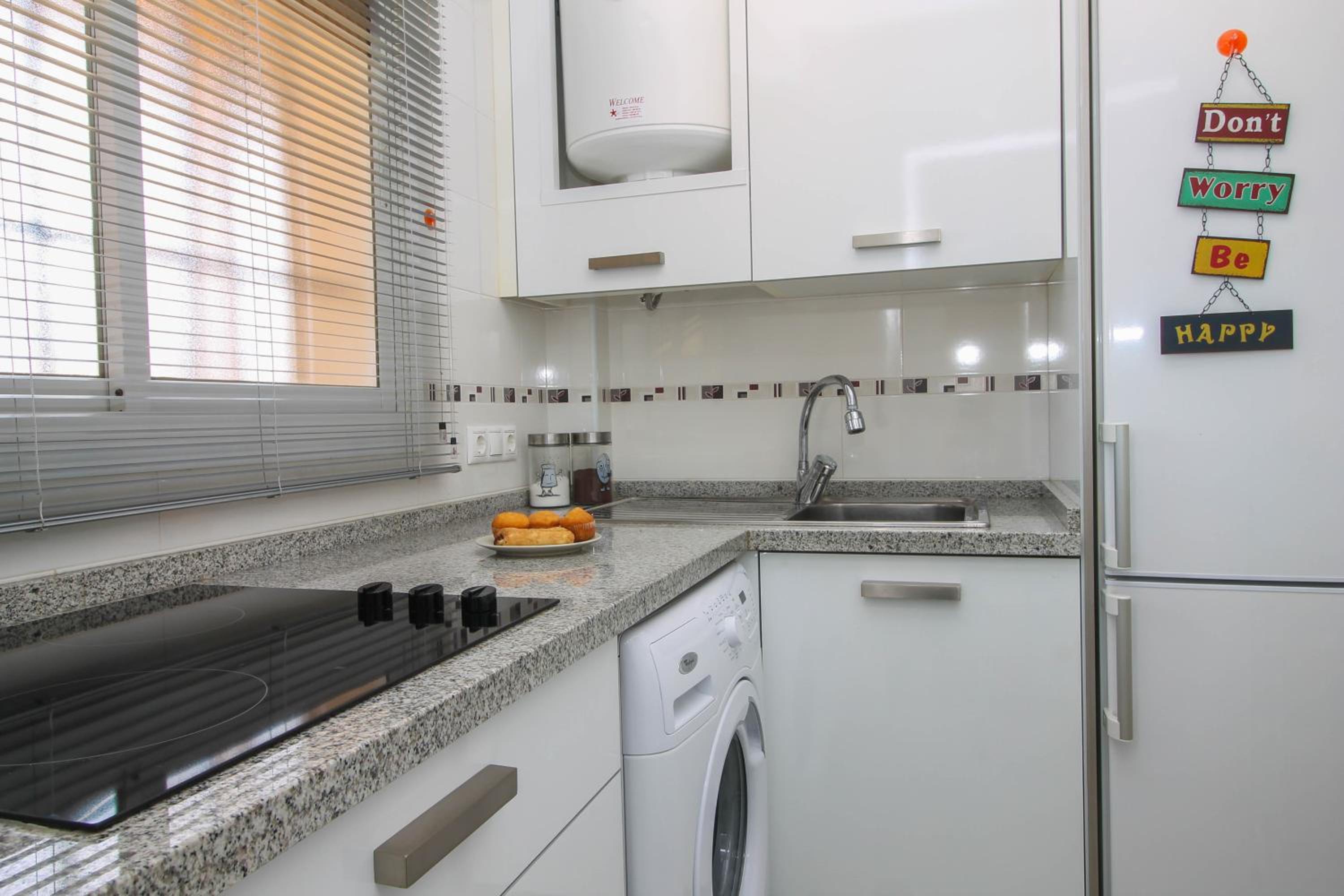 Apartment with Terrace - Photo 12