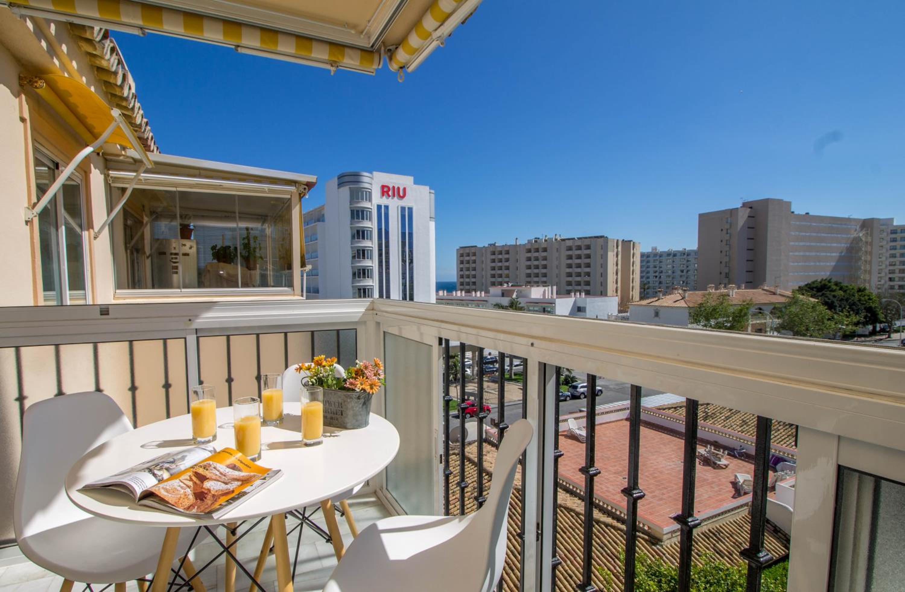 Apartment with Terrace - Photo 13