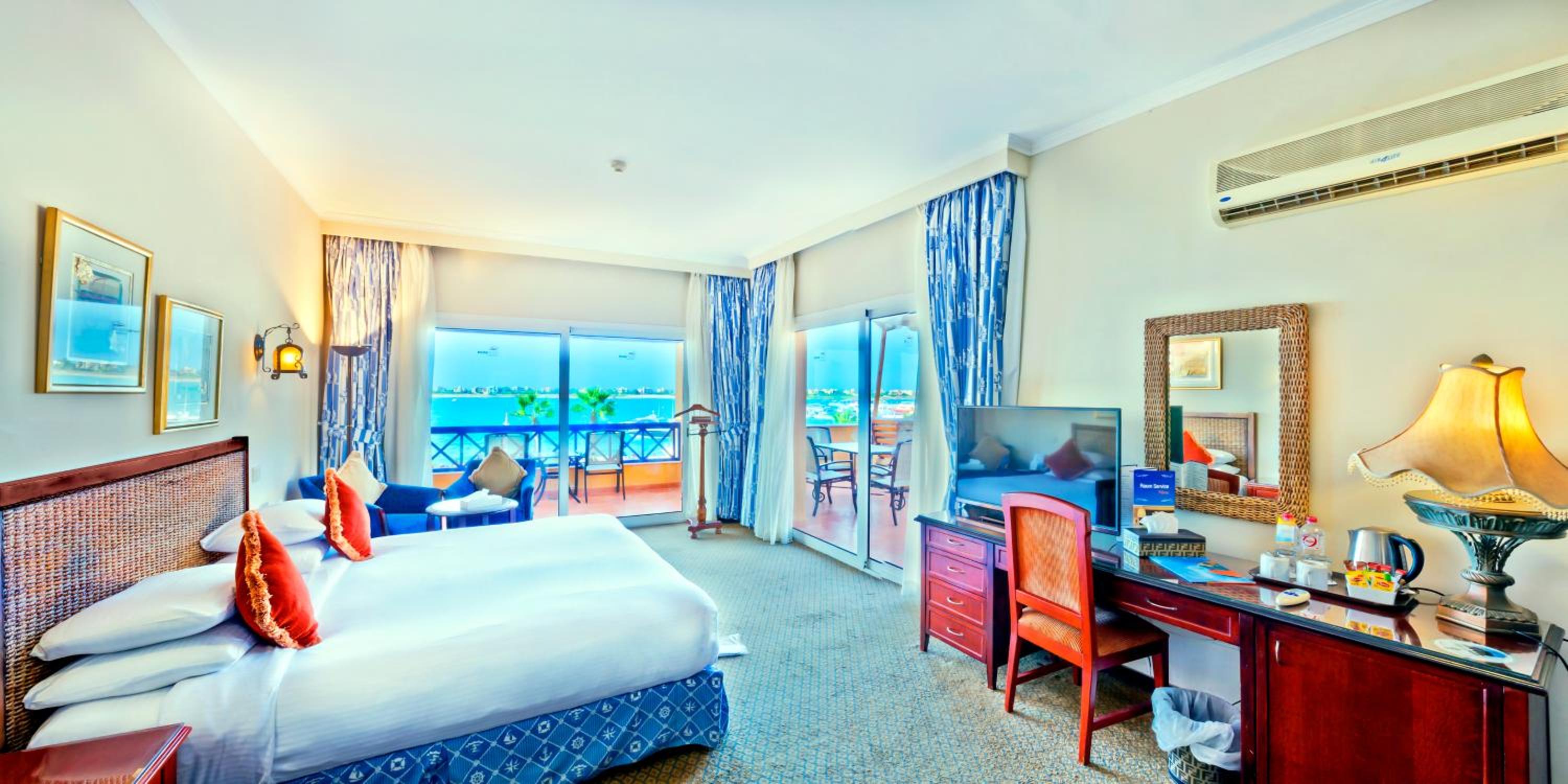 Junior Suite with Direct Sea View