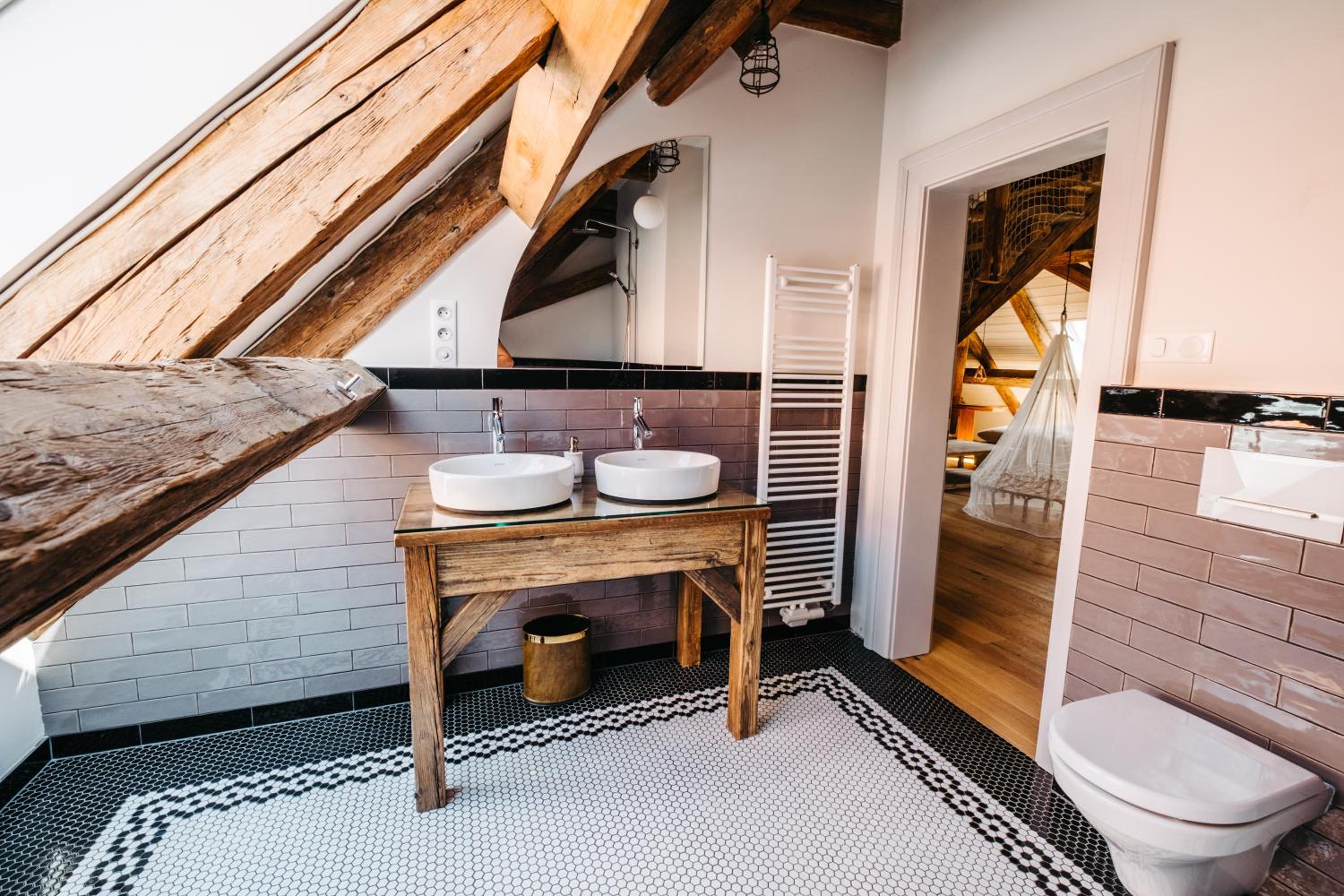 Family Suite with Bath - Photo 8