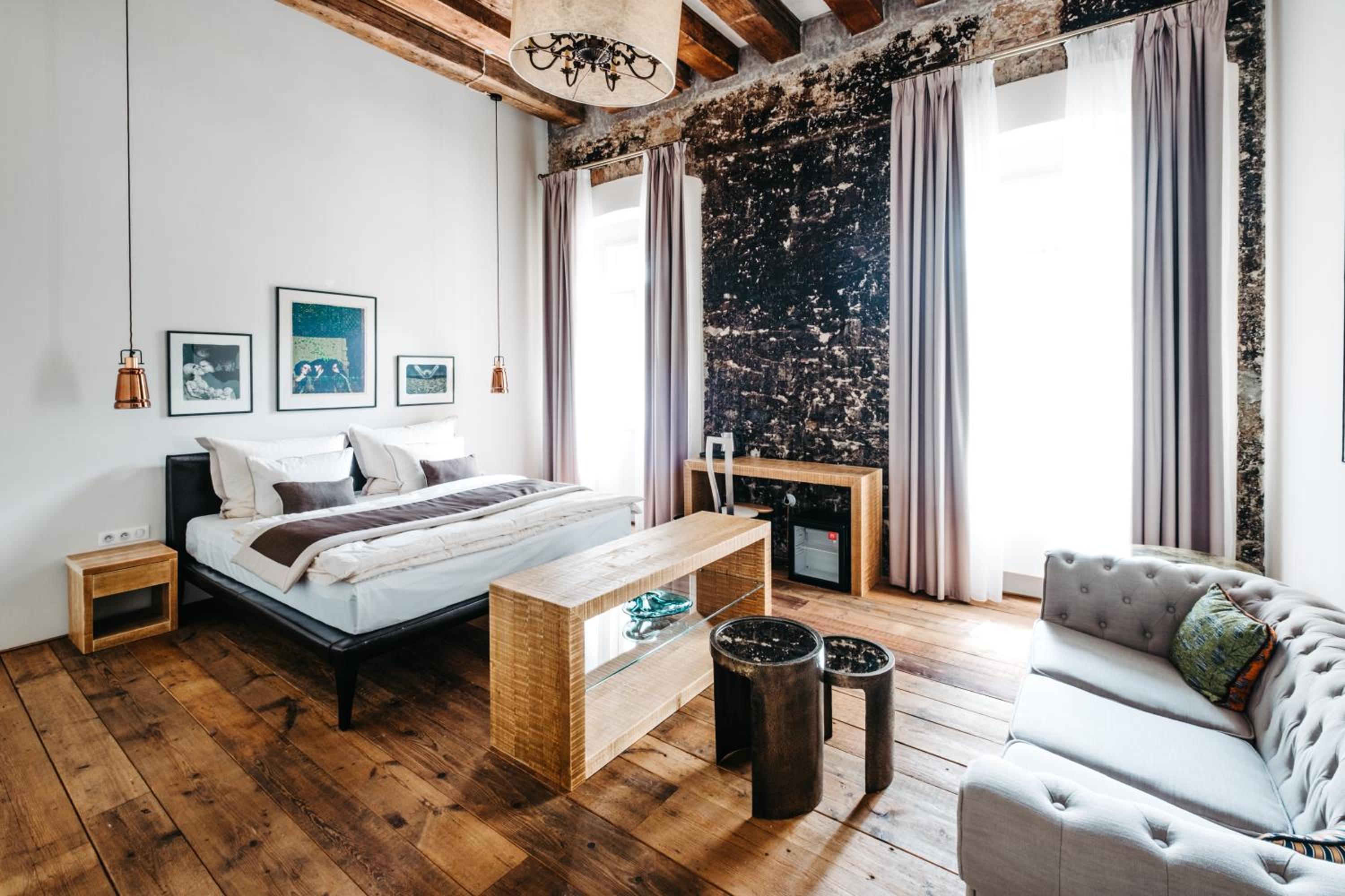 Deluxe Double Room with Shower - Photo 4