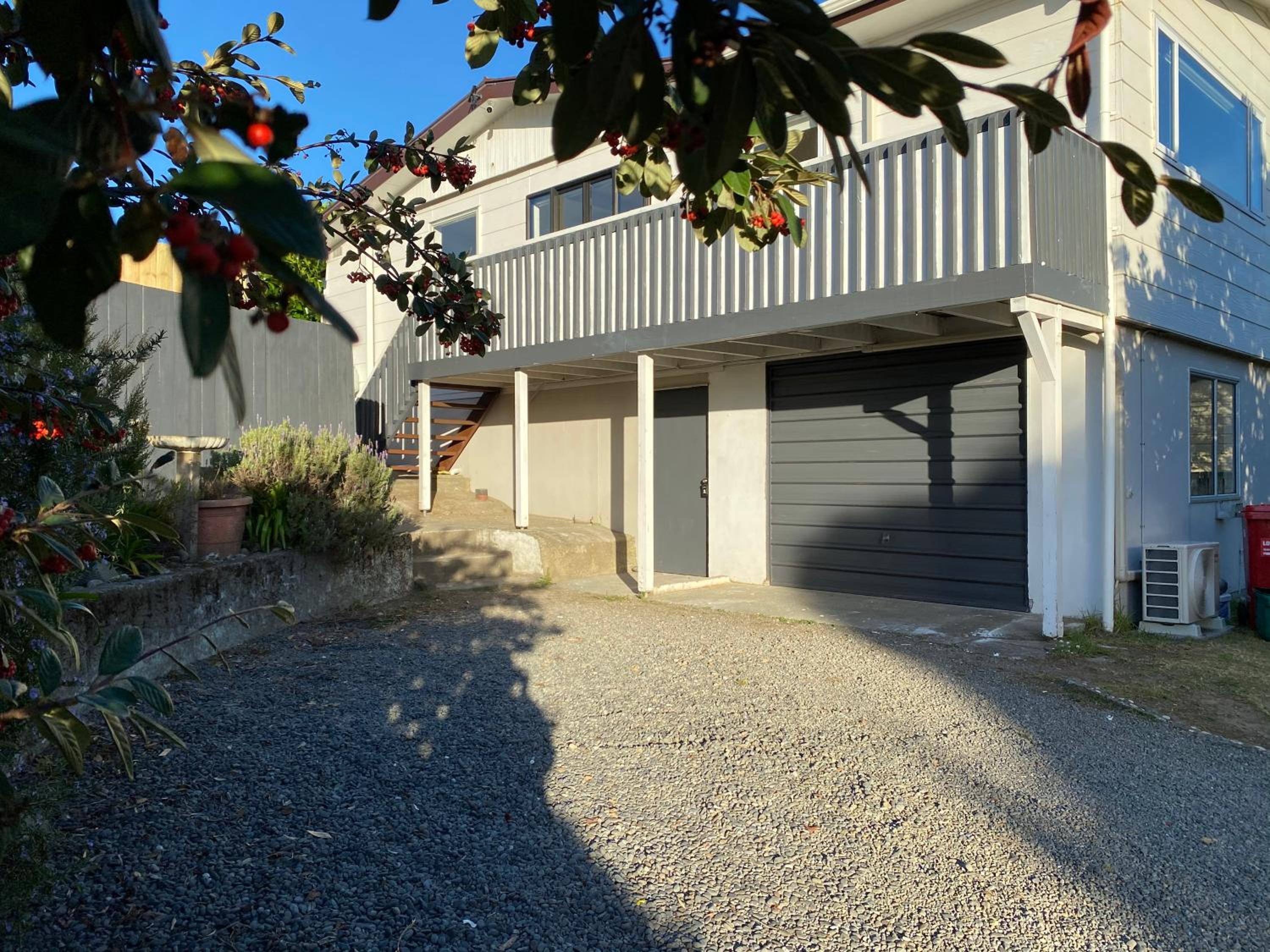 Three-Bedroom House photo 3