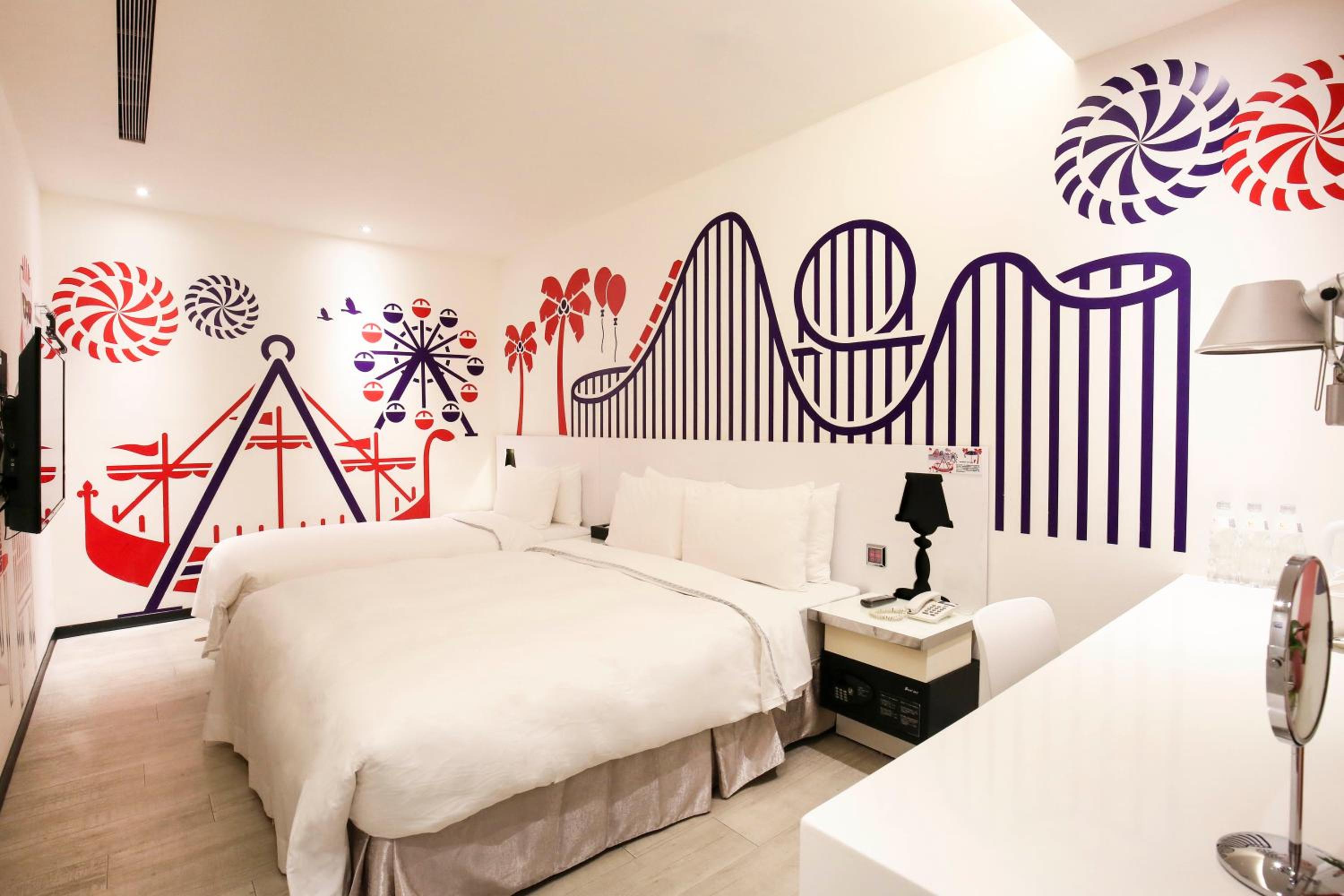 Triple Room (No Windows) photo 2