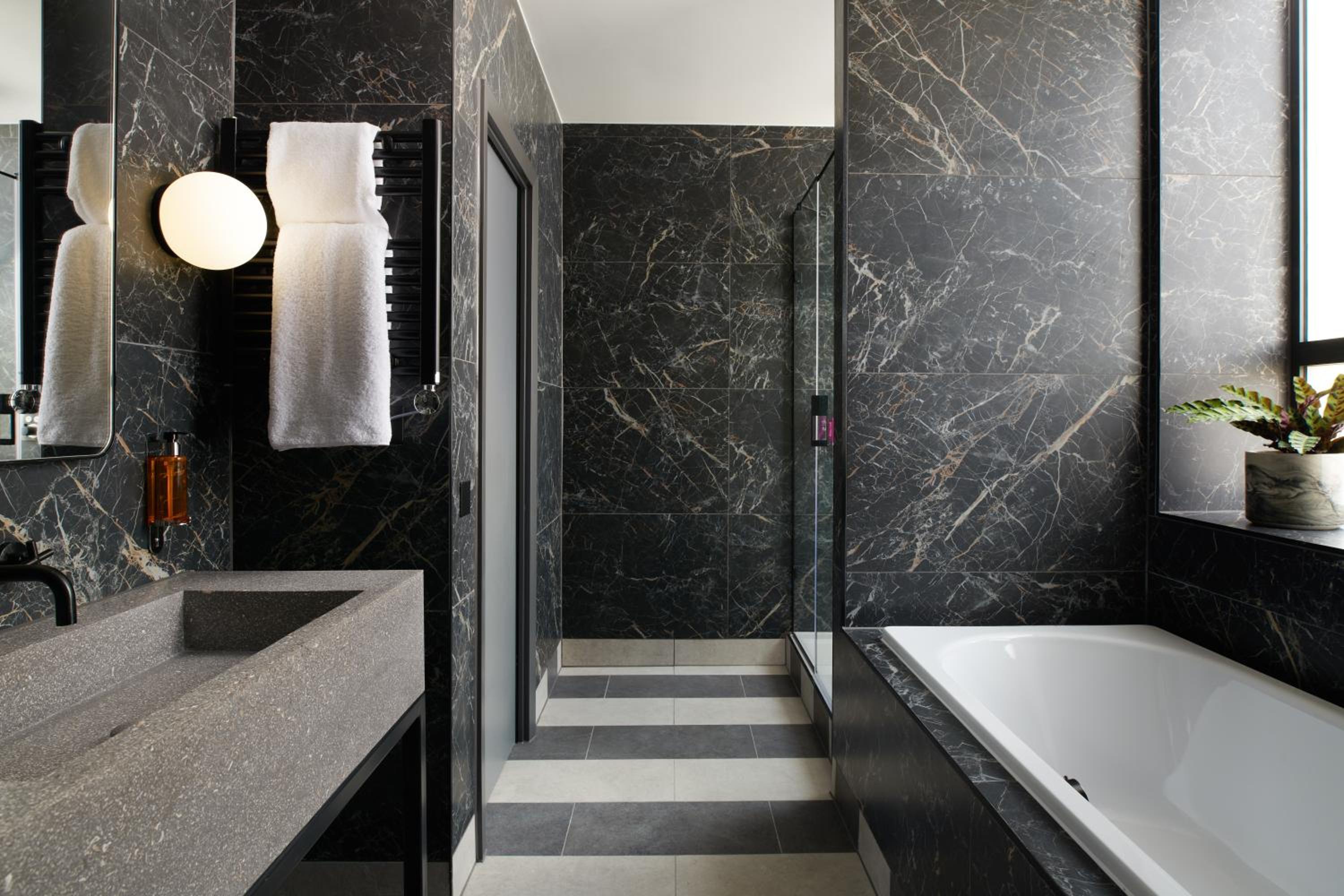 Suite - Photo 4