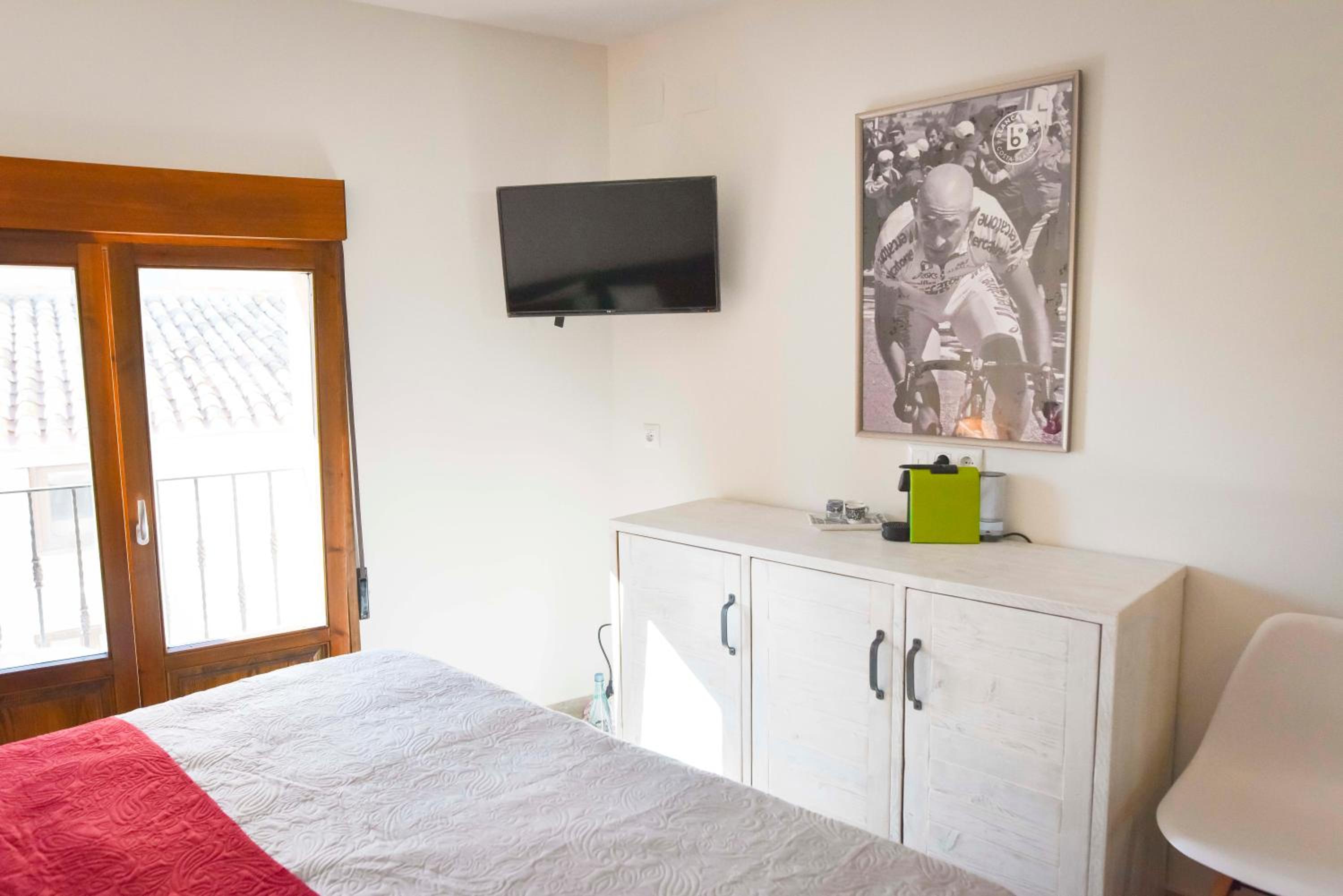 Deluxe Double or Twin Room with Balcony photo 3