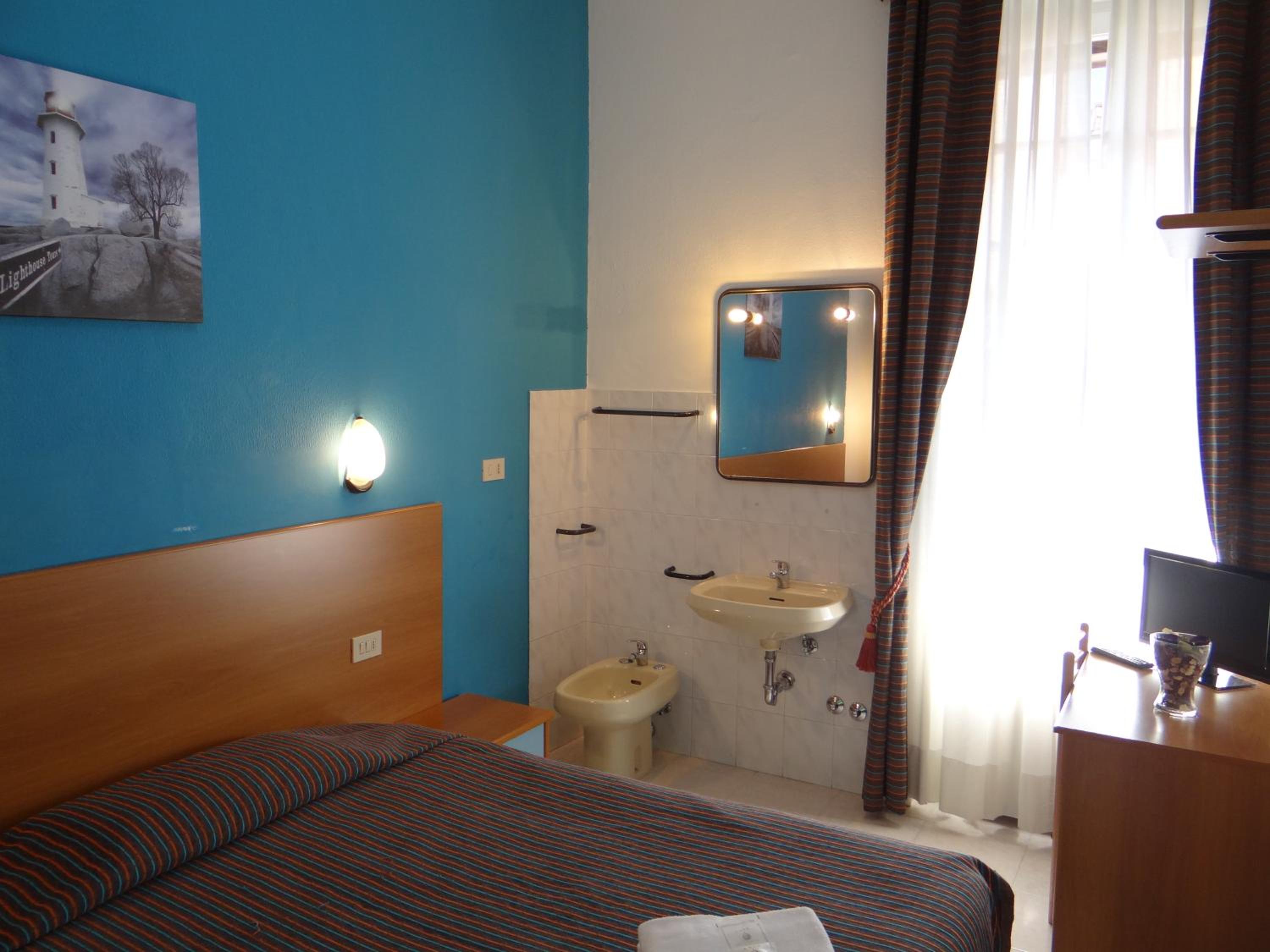 Single Room with Shared Bathroom