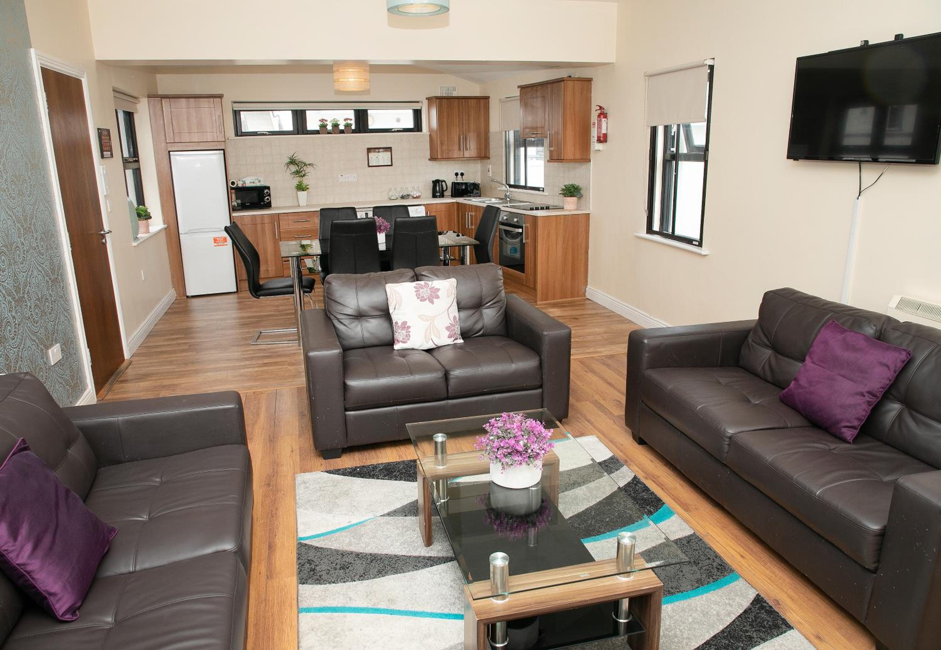 Two-Bedroom Apartment (5 Adults)