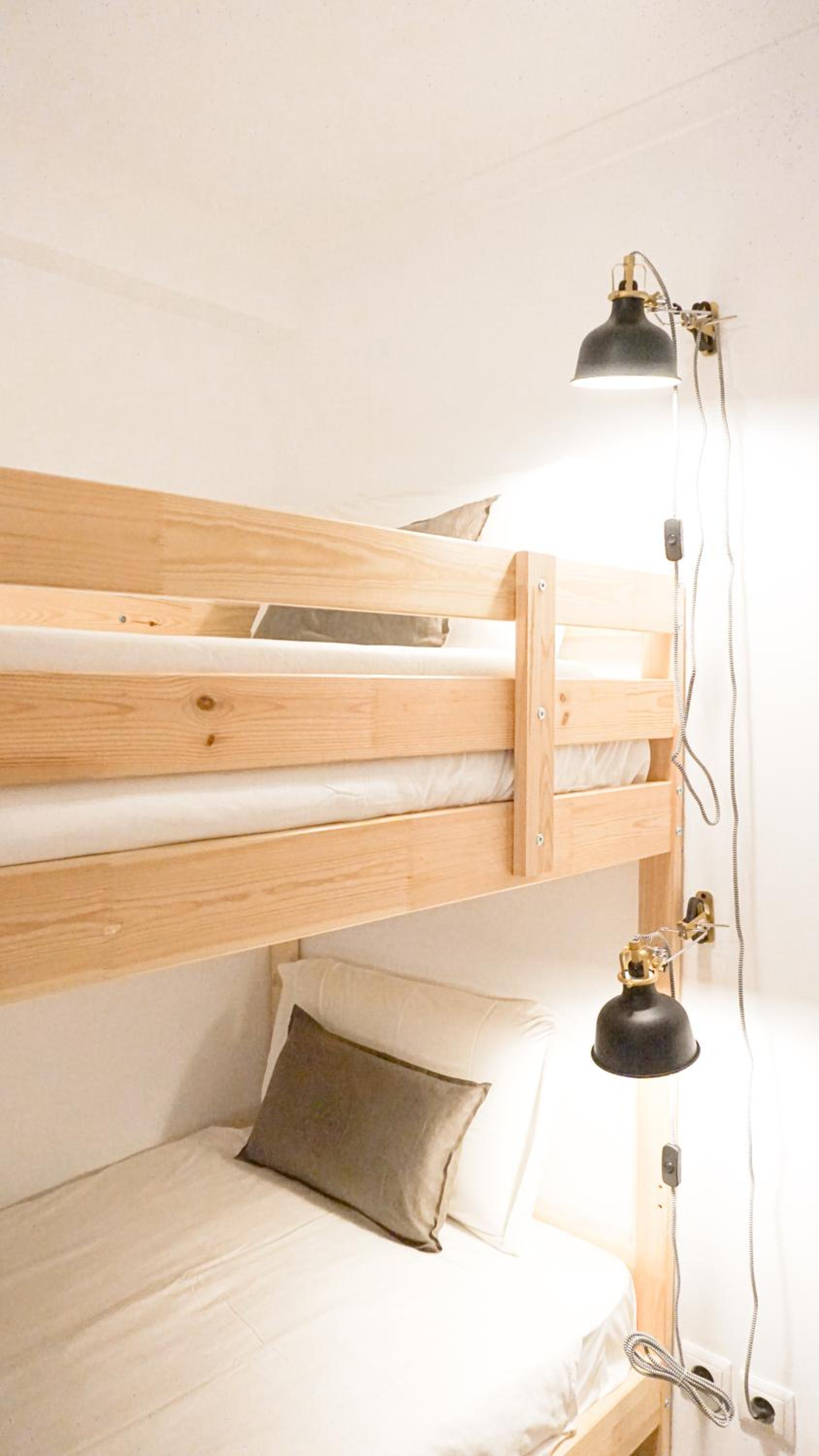 Bunk-Bed Room with Shared Bathroom photo 2