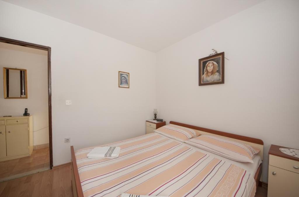 One-Bedroom Apartment with Balcony photo 1