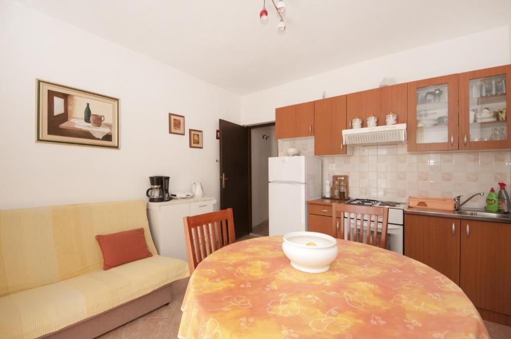 One-Bedroom Apartment with Balcony photo 3