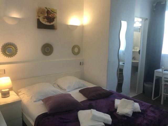 Double Room with Shared Toilet photo 2