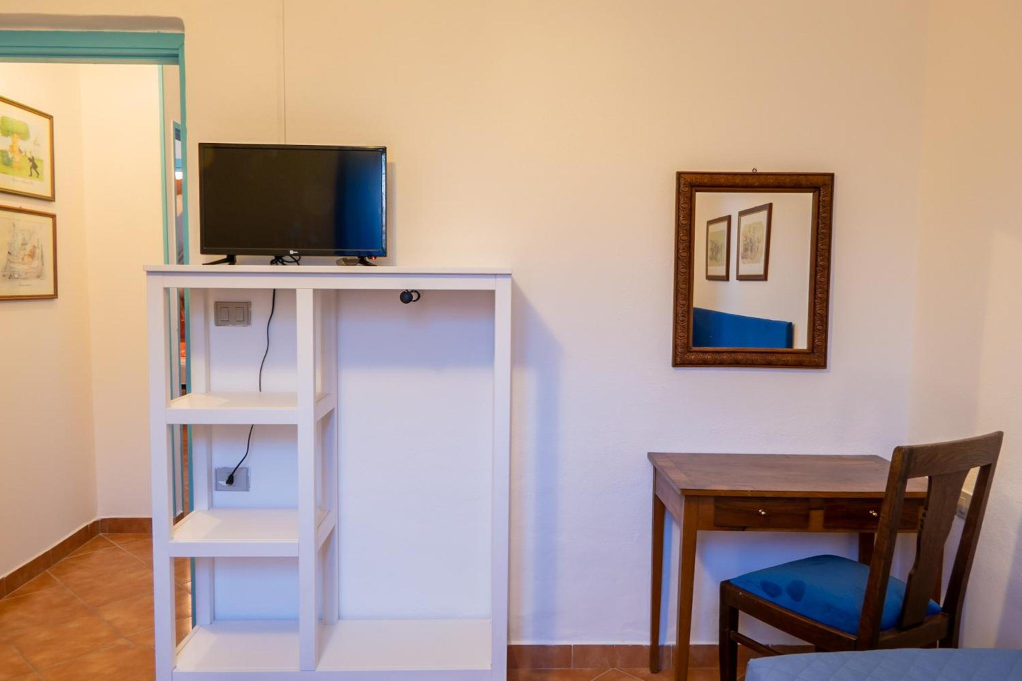 Double or Twin Room with Private Bathroom photo 3