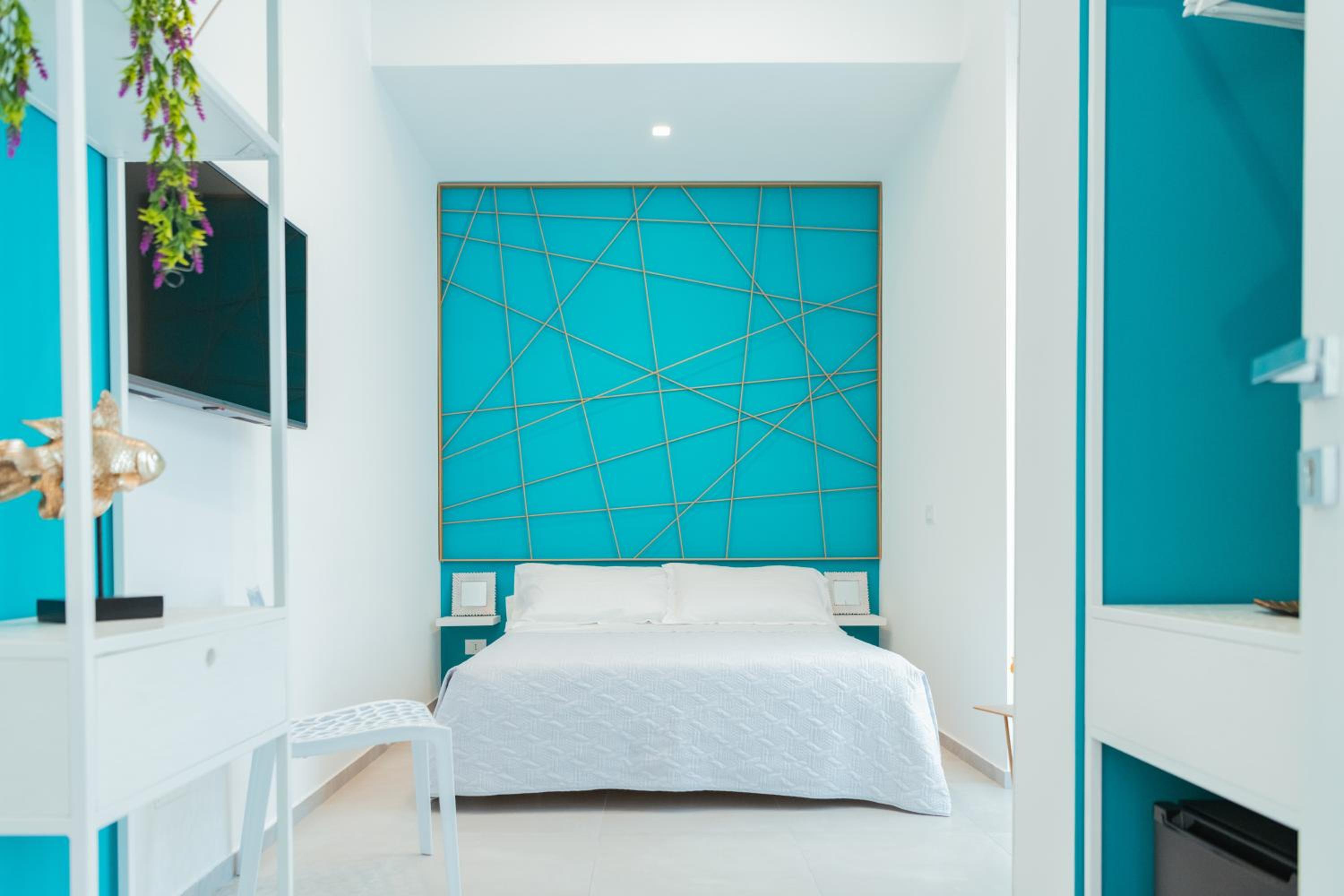 Double Room - Photo 12