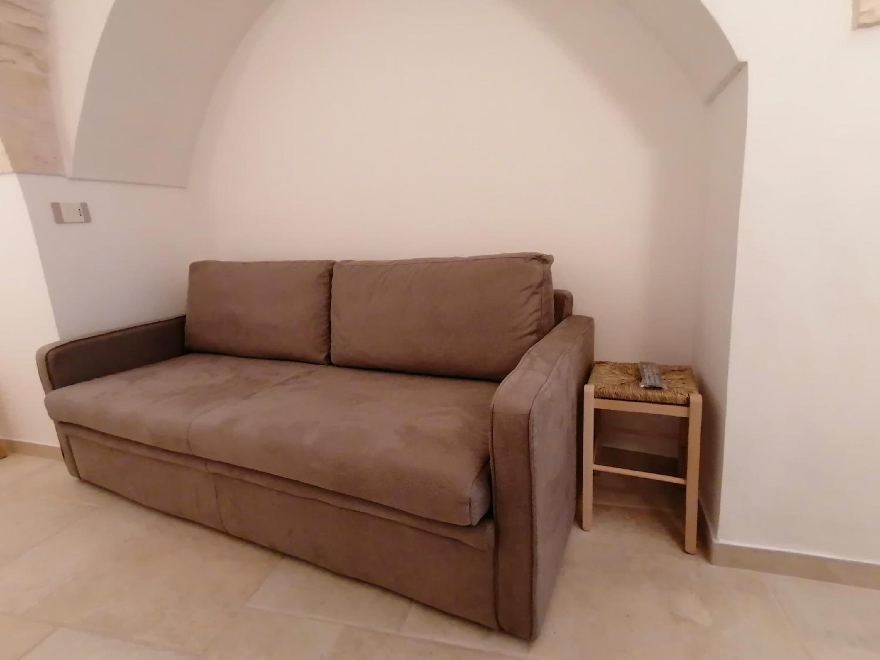 One-Bedroom House - Photo 39