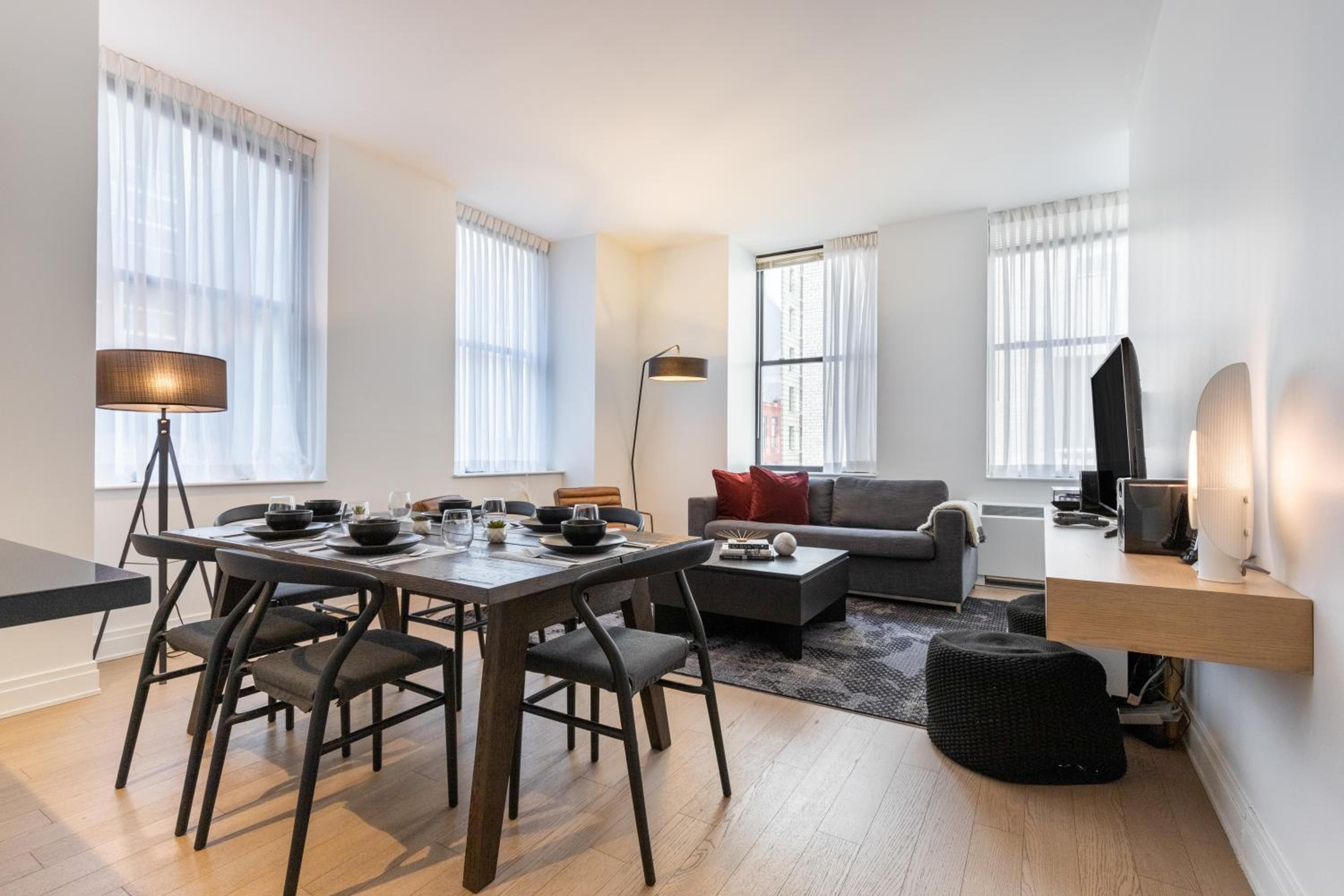 Deluxe Two Bedroom, King and Queen (24/7 Front Desk)