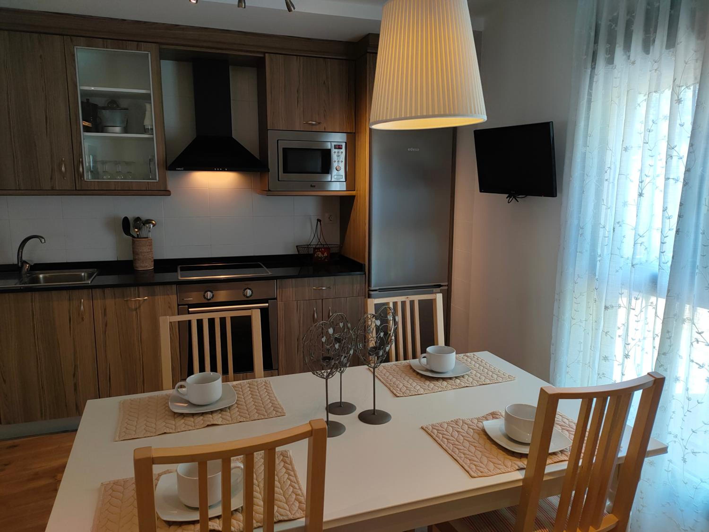 Apartment with Balcony photo 3