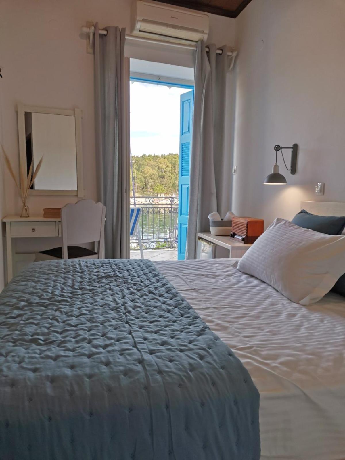 Standard Double or Twin Room with Sea View photo 1