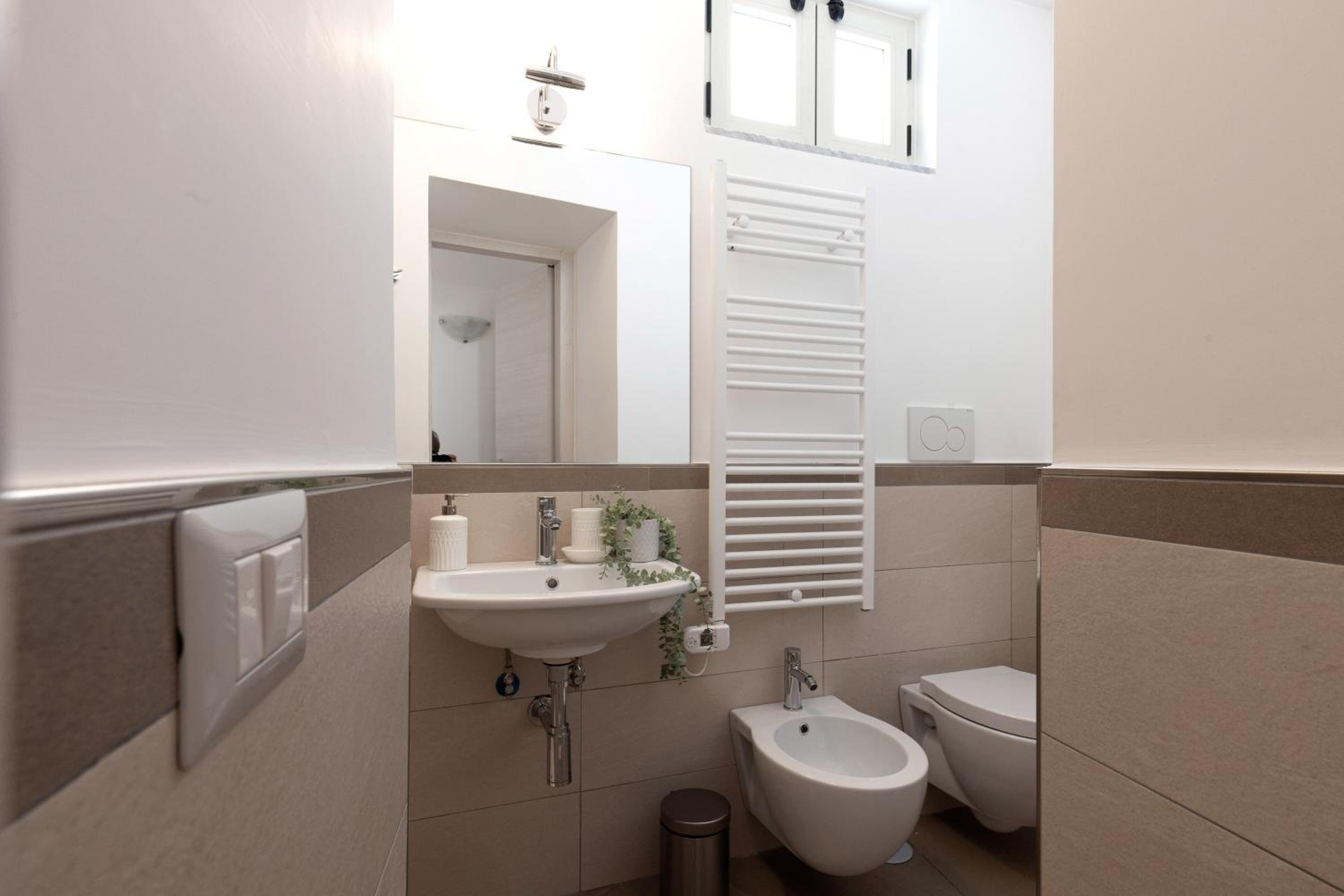 Quadruple Room - Photo 14