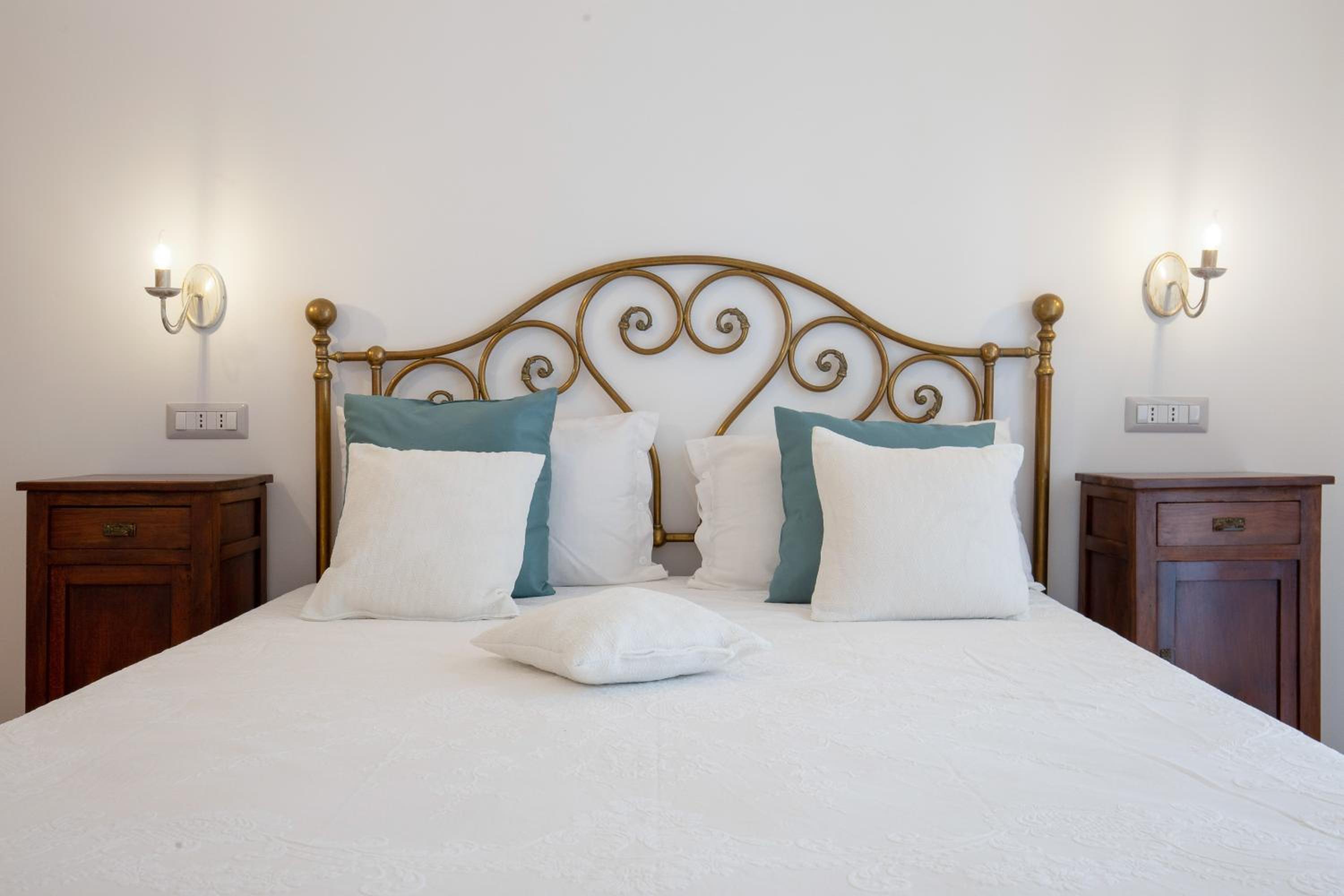 Quadruple Room - Photo 17