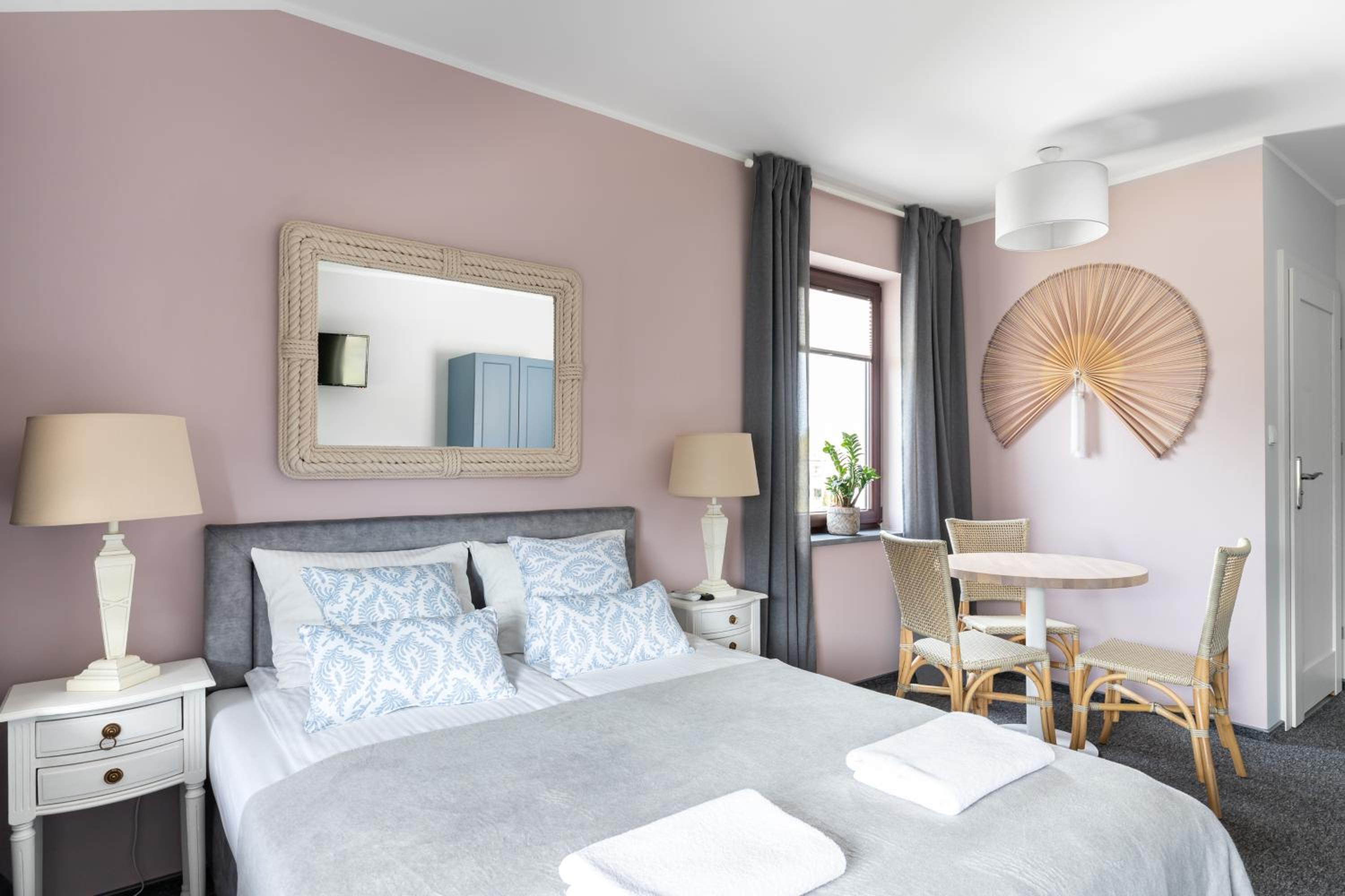 Triple Room with Private Bathroom and Air Condition photo 2