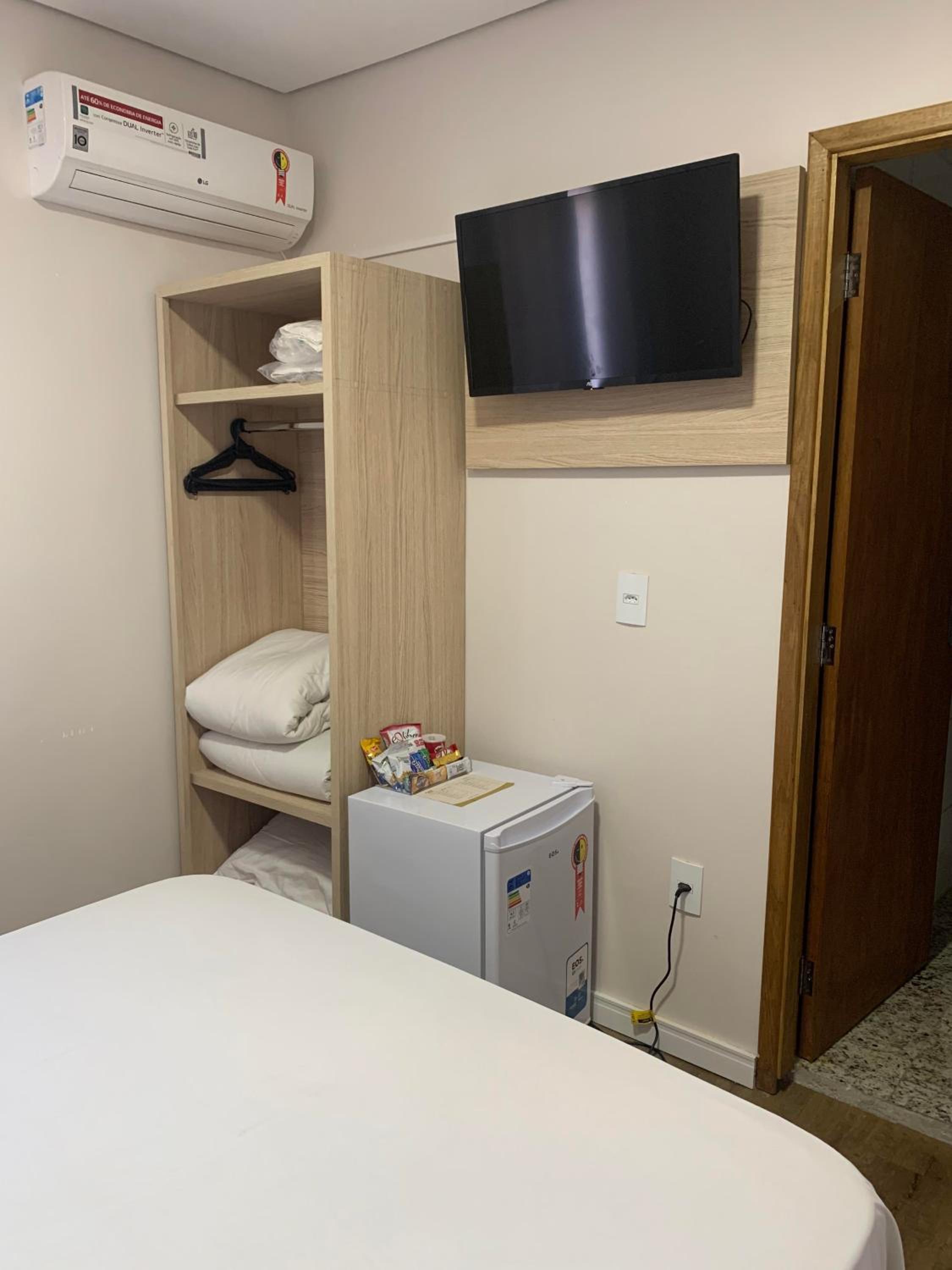 Budget Double Room - Photo 2