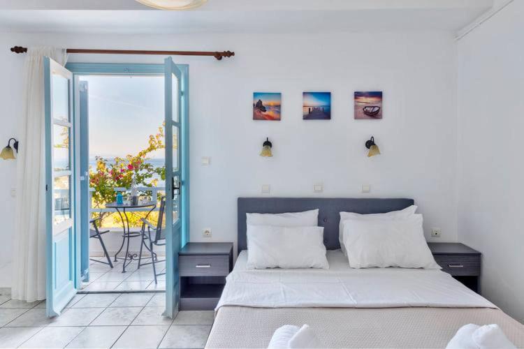 Standard Triple Room with Sea View - Photo 4