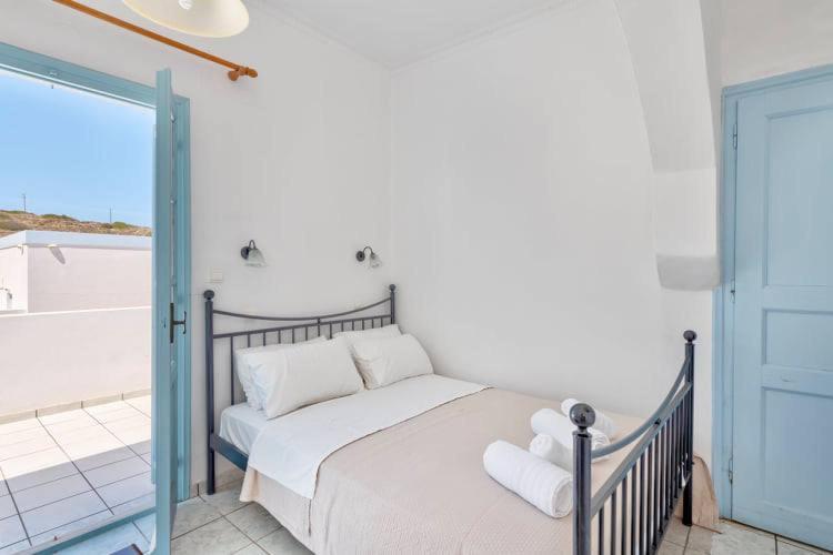 Double or Twin Room with Mountain View