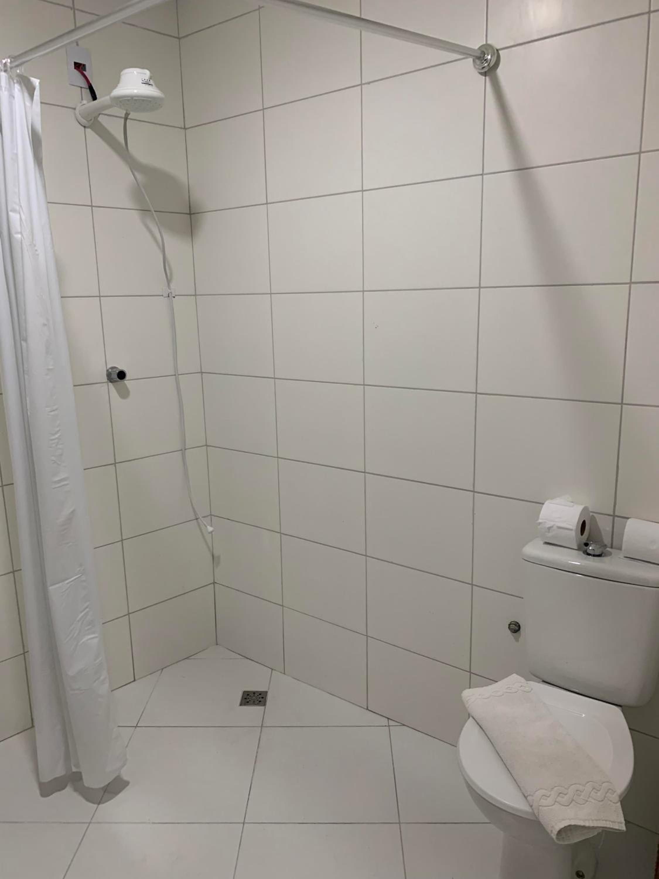 Triple Room - Disability Access - Photo 9