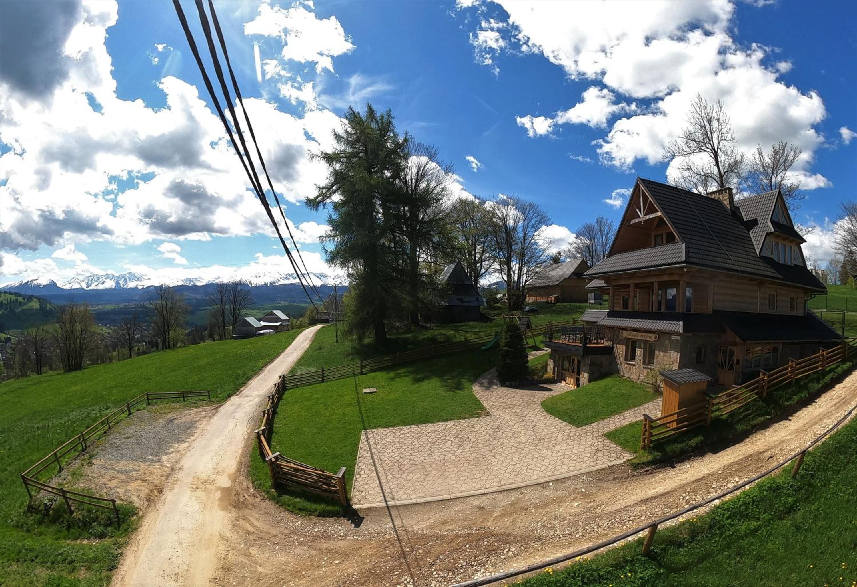 Quadruple Room with Mountain View photo 2