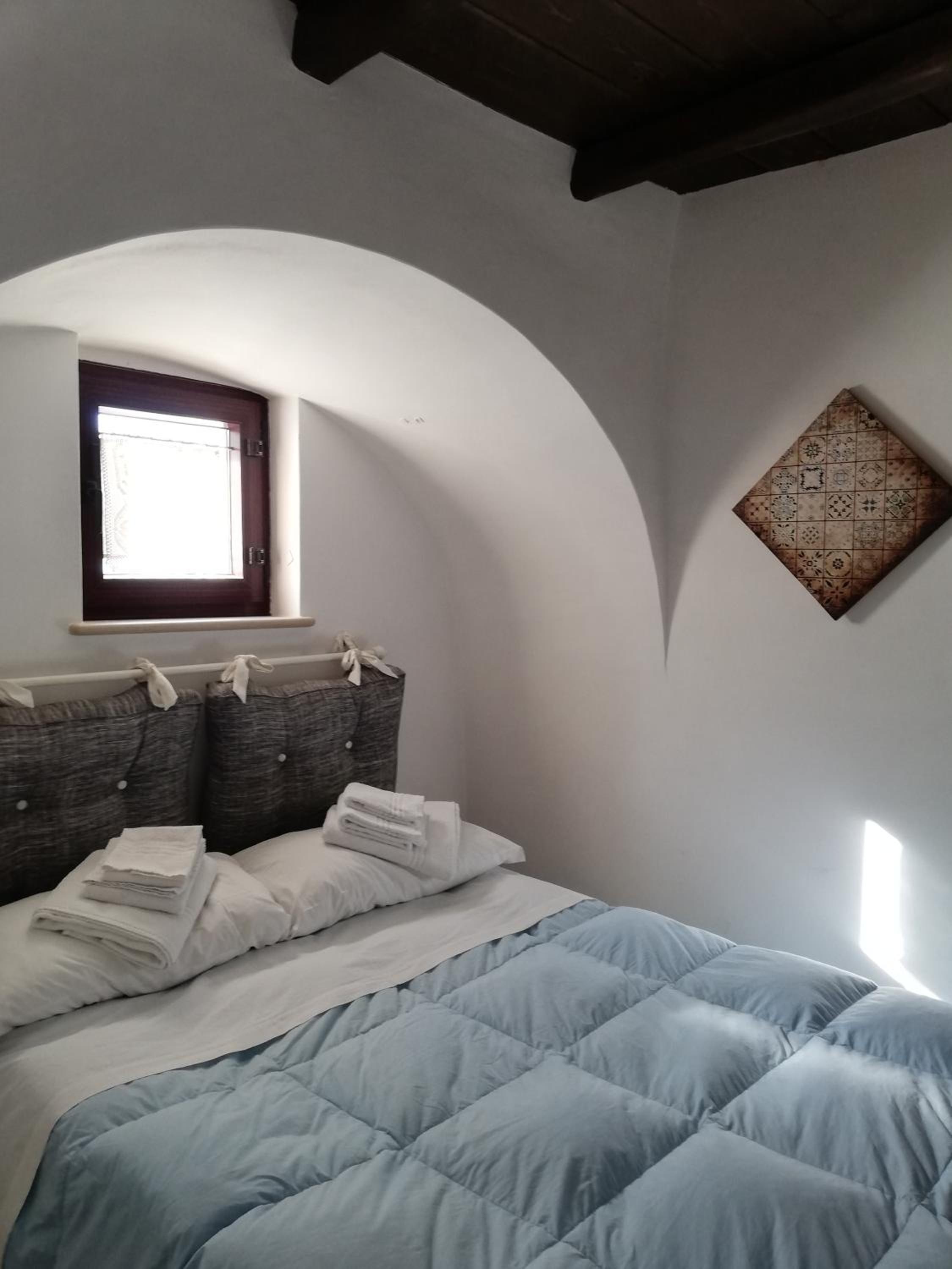 One-Bedroom House - Photo 39