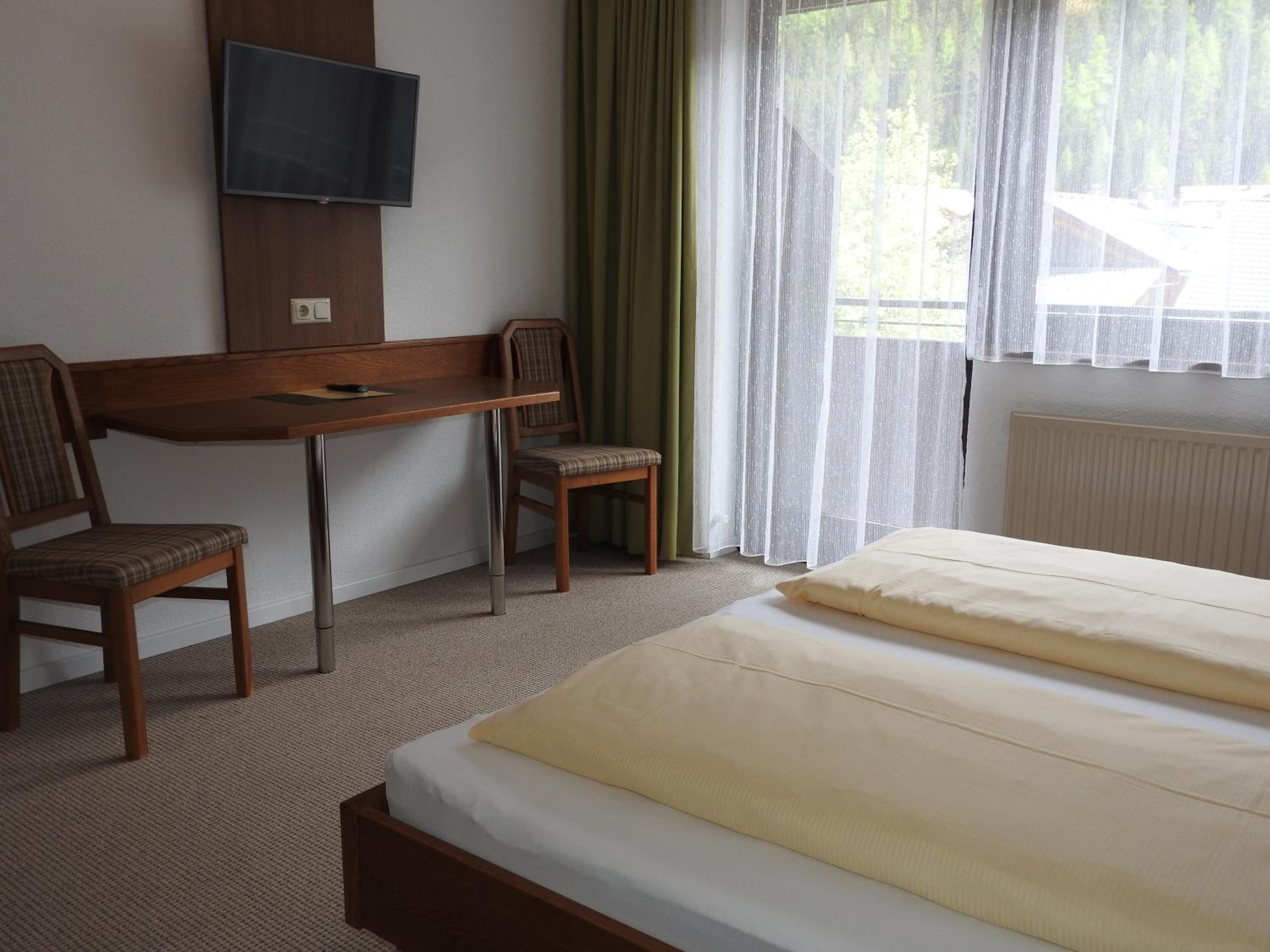 Budget Double Room photo 2