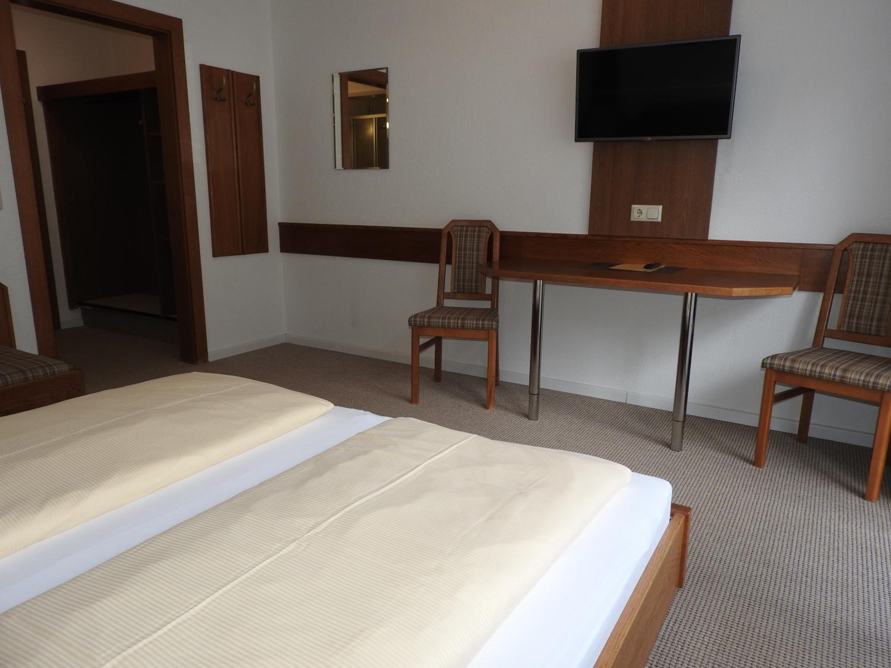 Budget Double Room photo 3