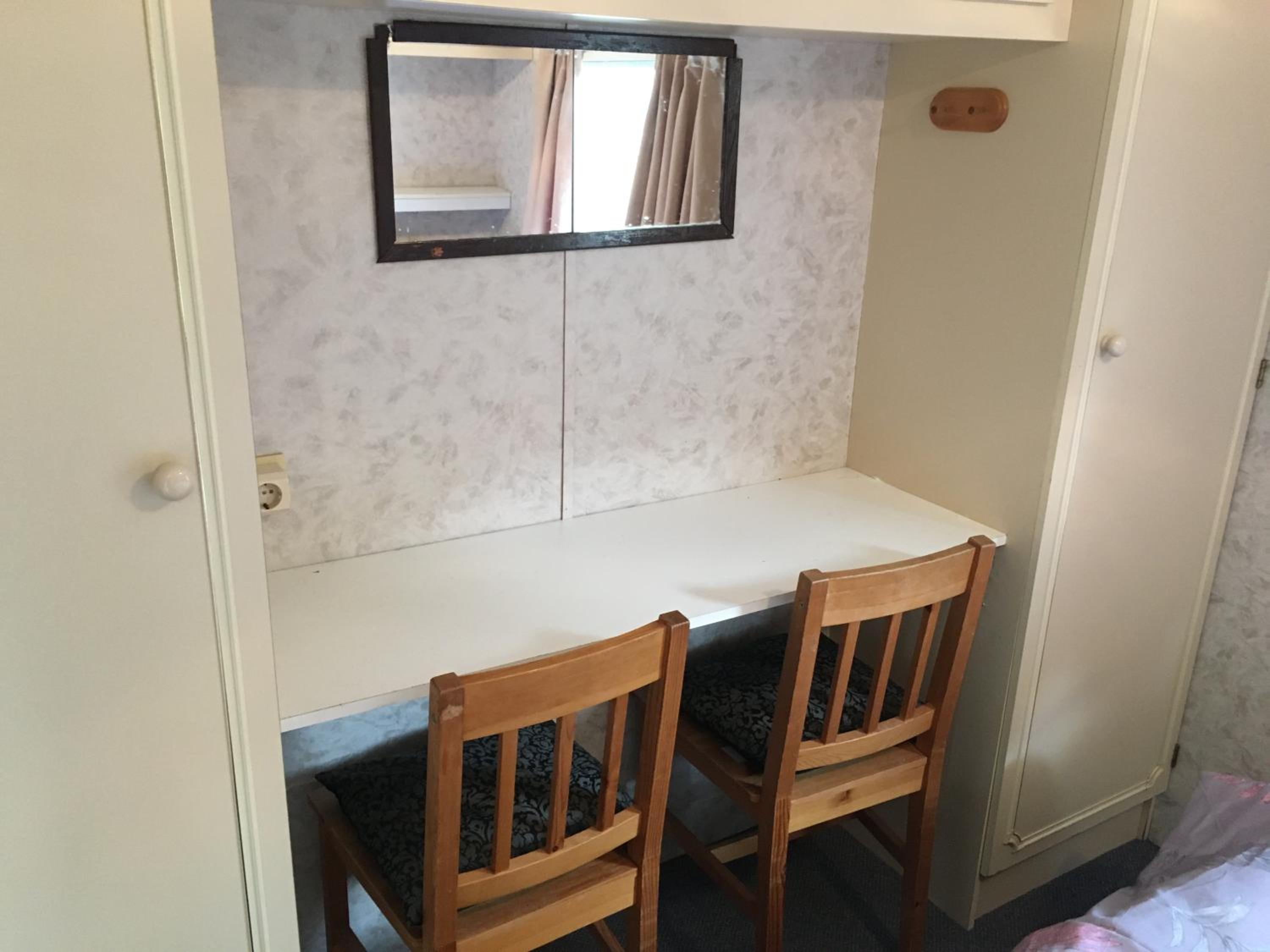 One-Bedroom Apartment - Photo 4