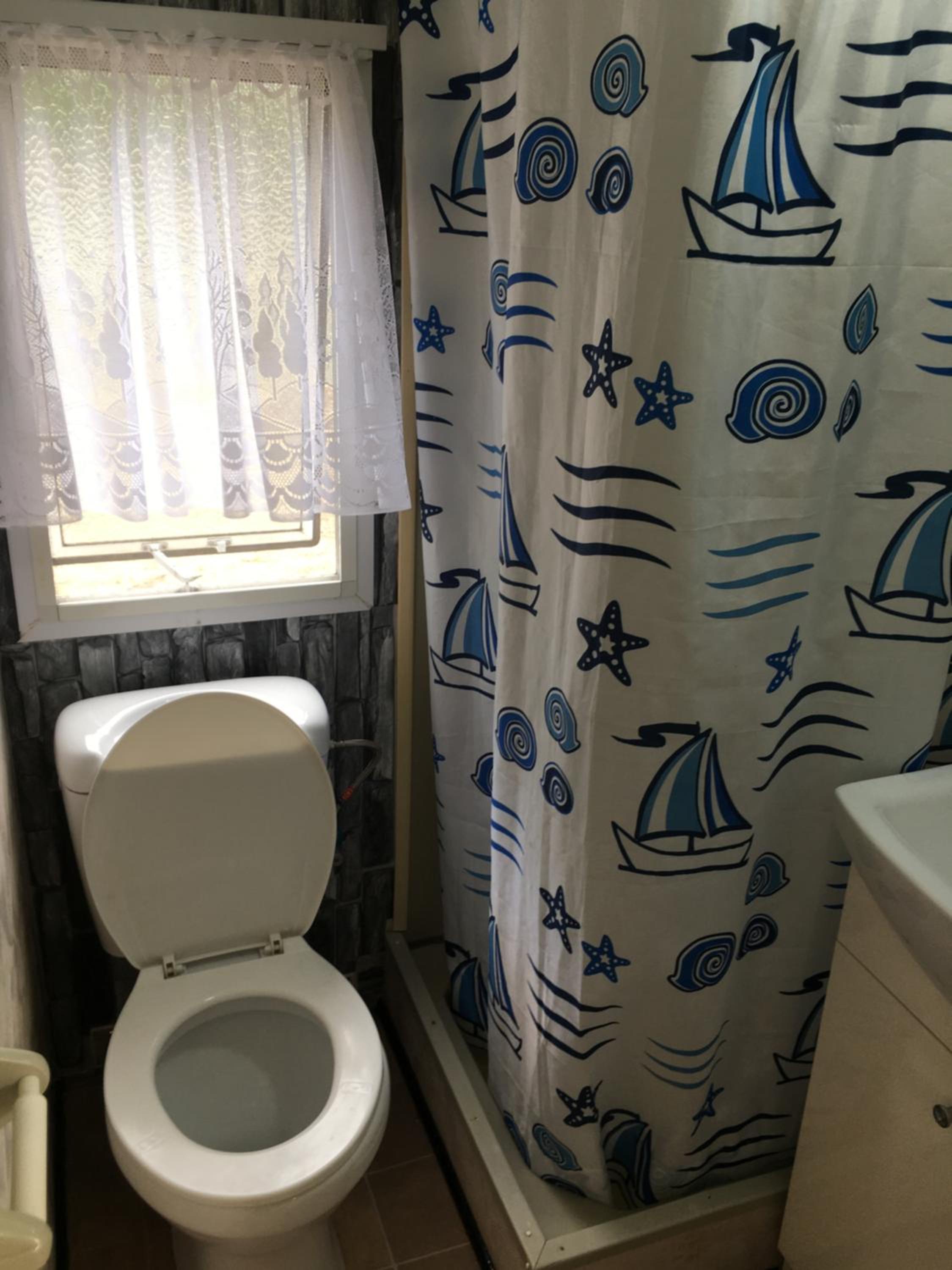 One-Bedroom Apartment - Photo 6