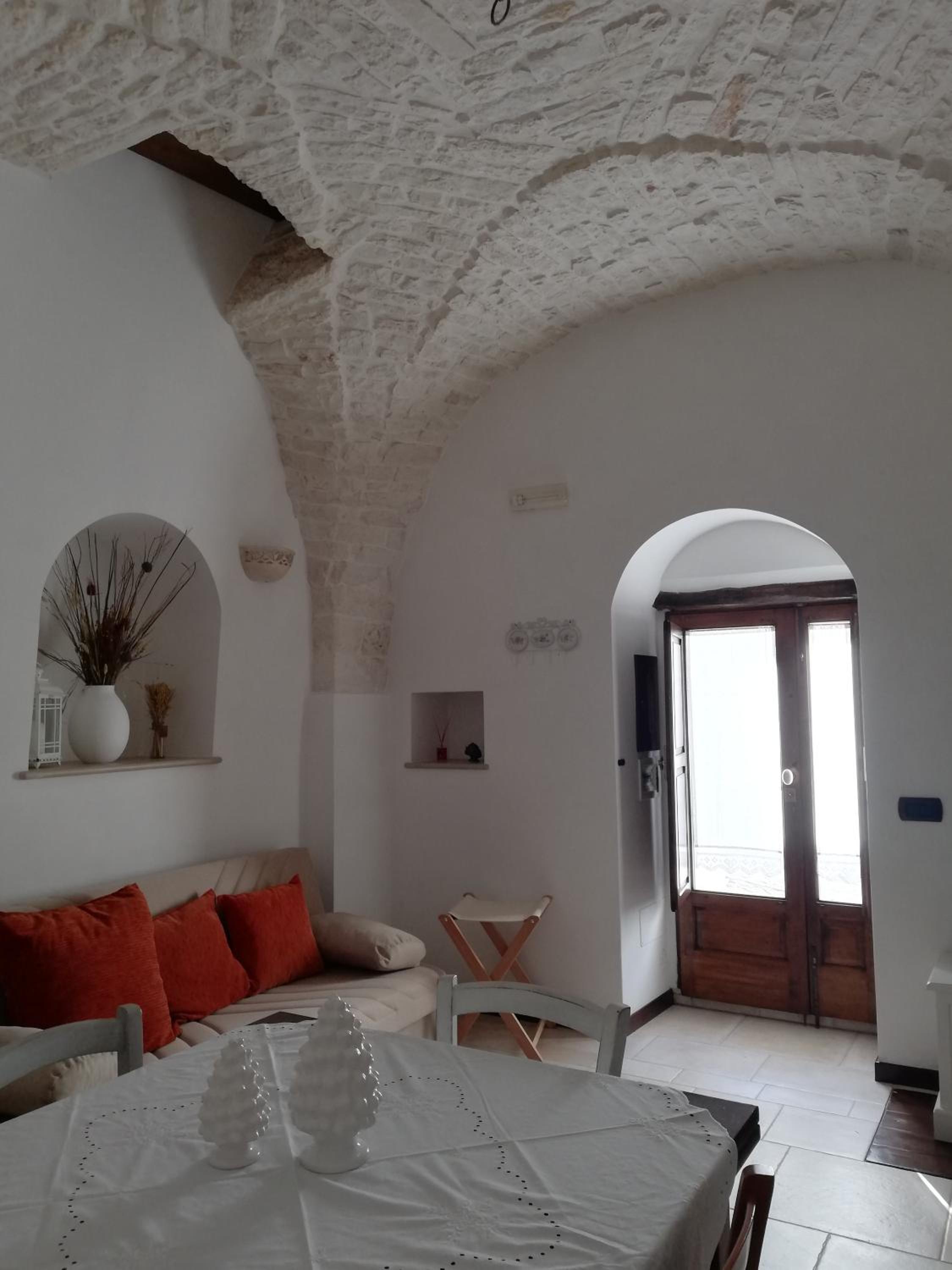 One-Bedroom House - Photo 31