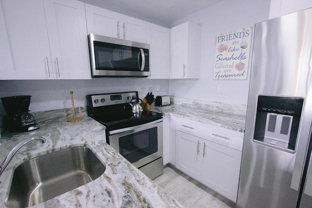Deluxe King Suite photo 3