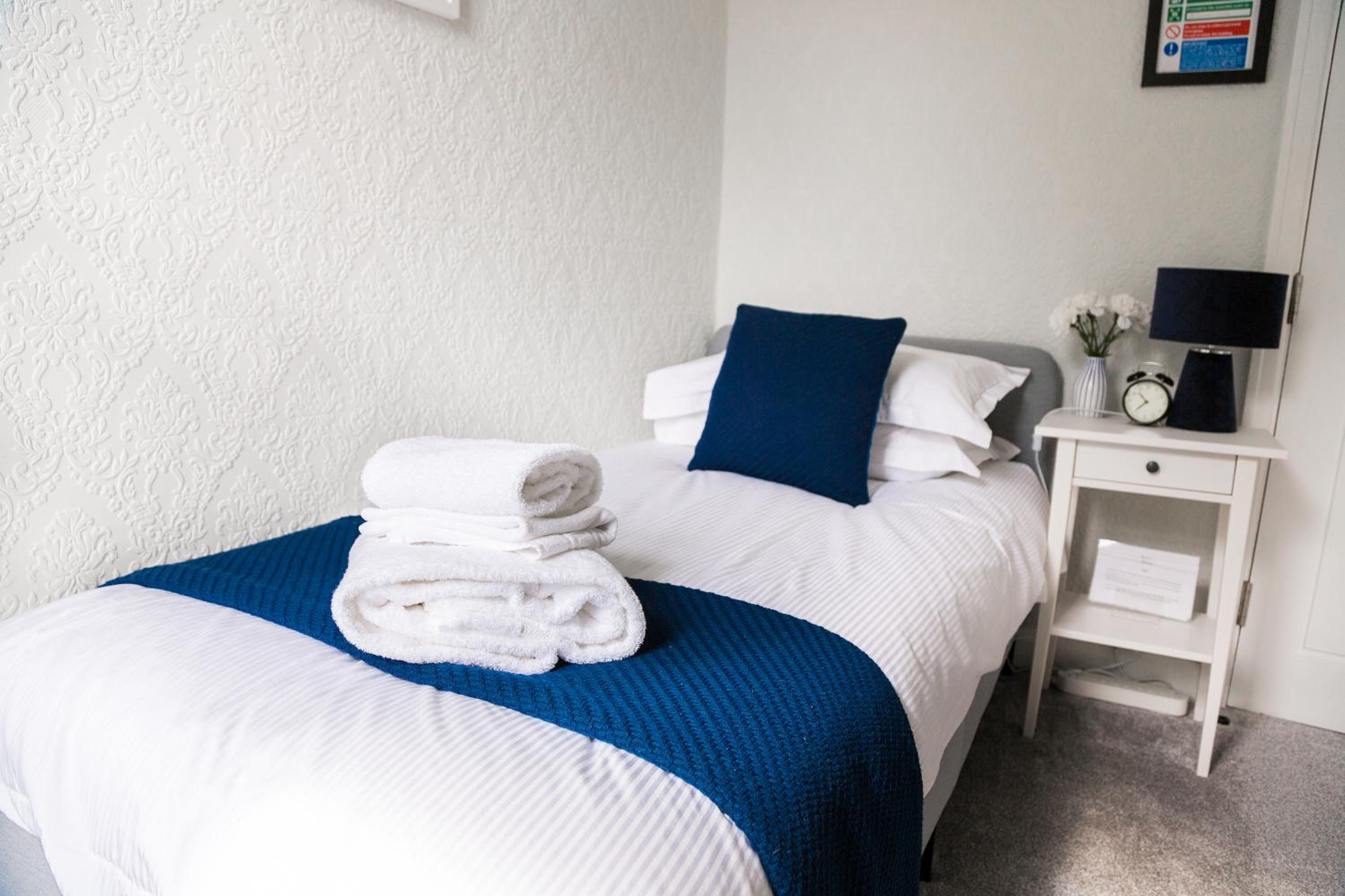 Single Room with Private External Bathroom