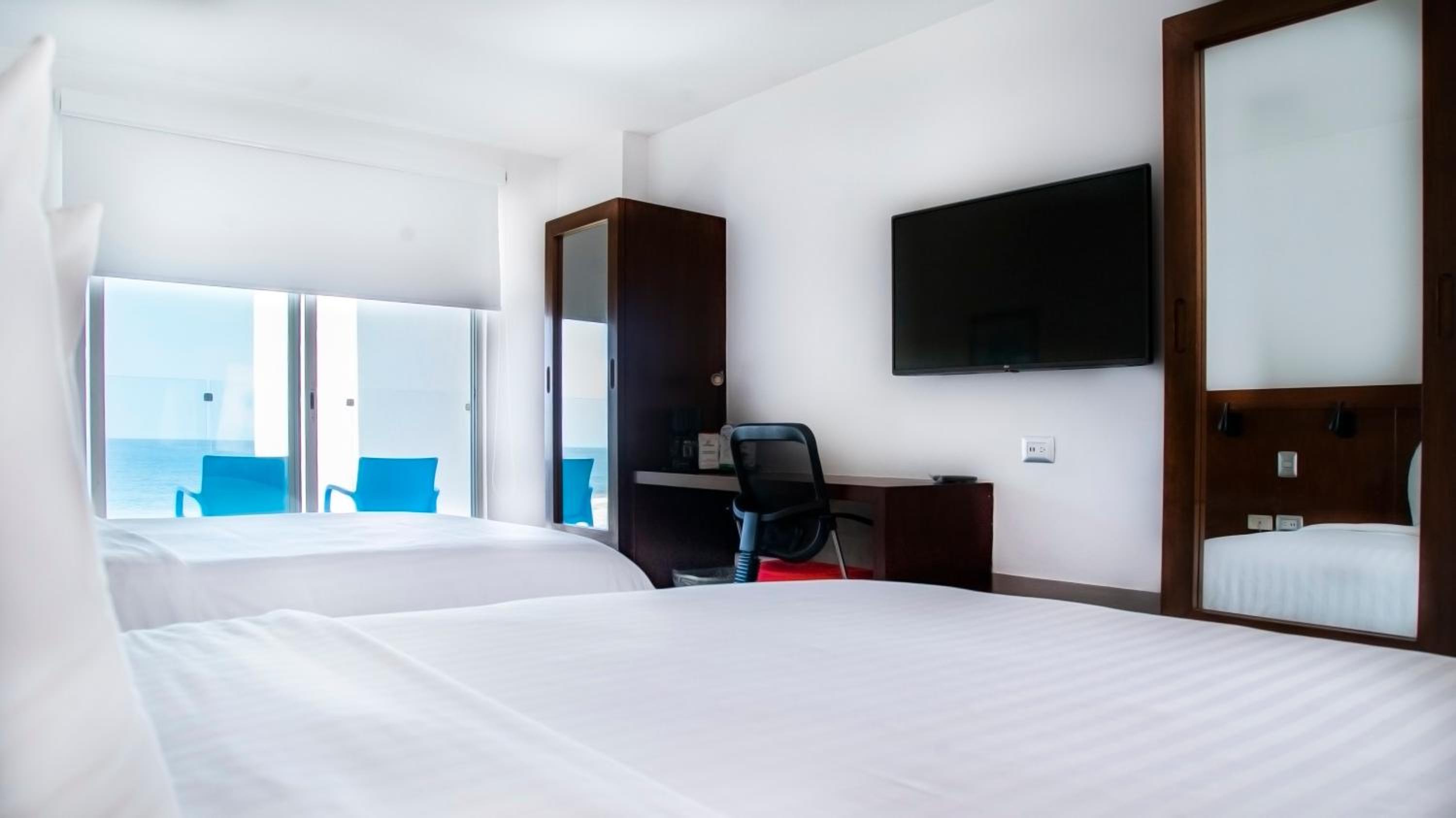 Queen Room with Two Queen Beds - Non-Smoking