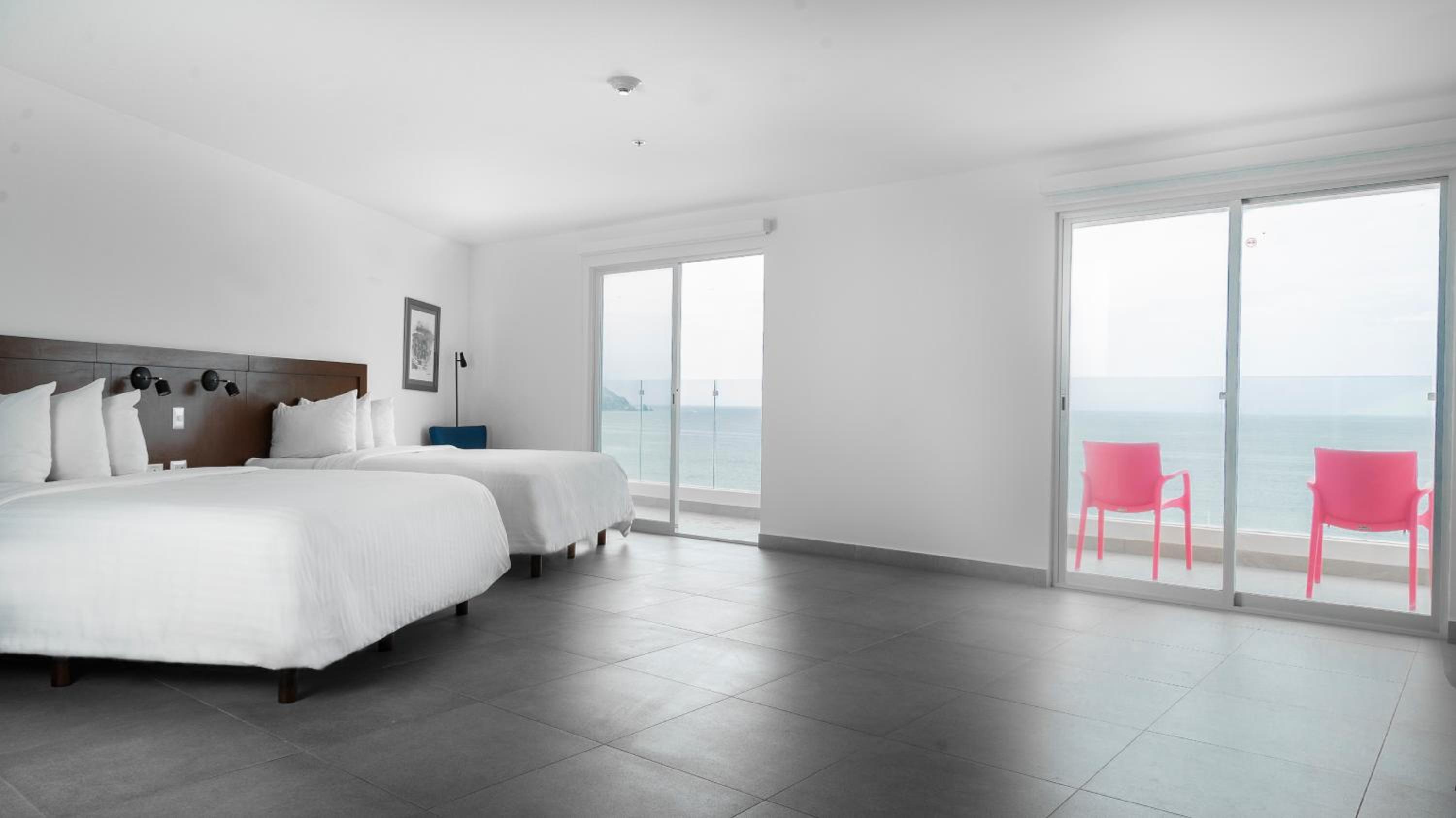 Studio Suite with Ocean View - Non-Smoking