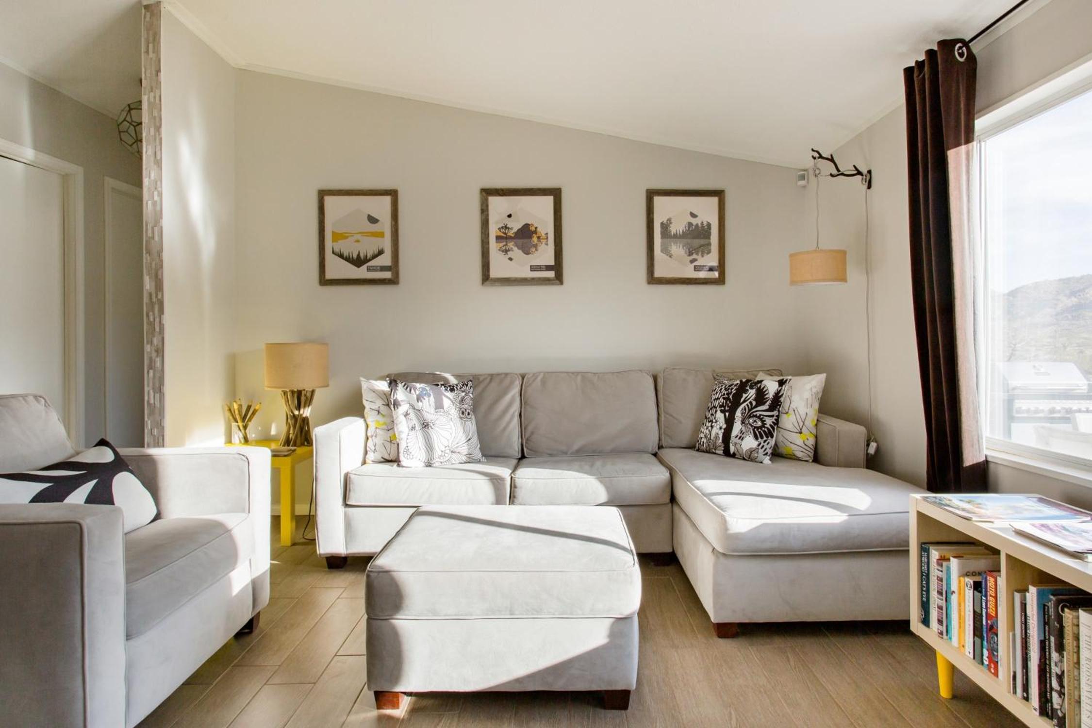 Three-Bedroom House - Photo 6