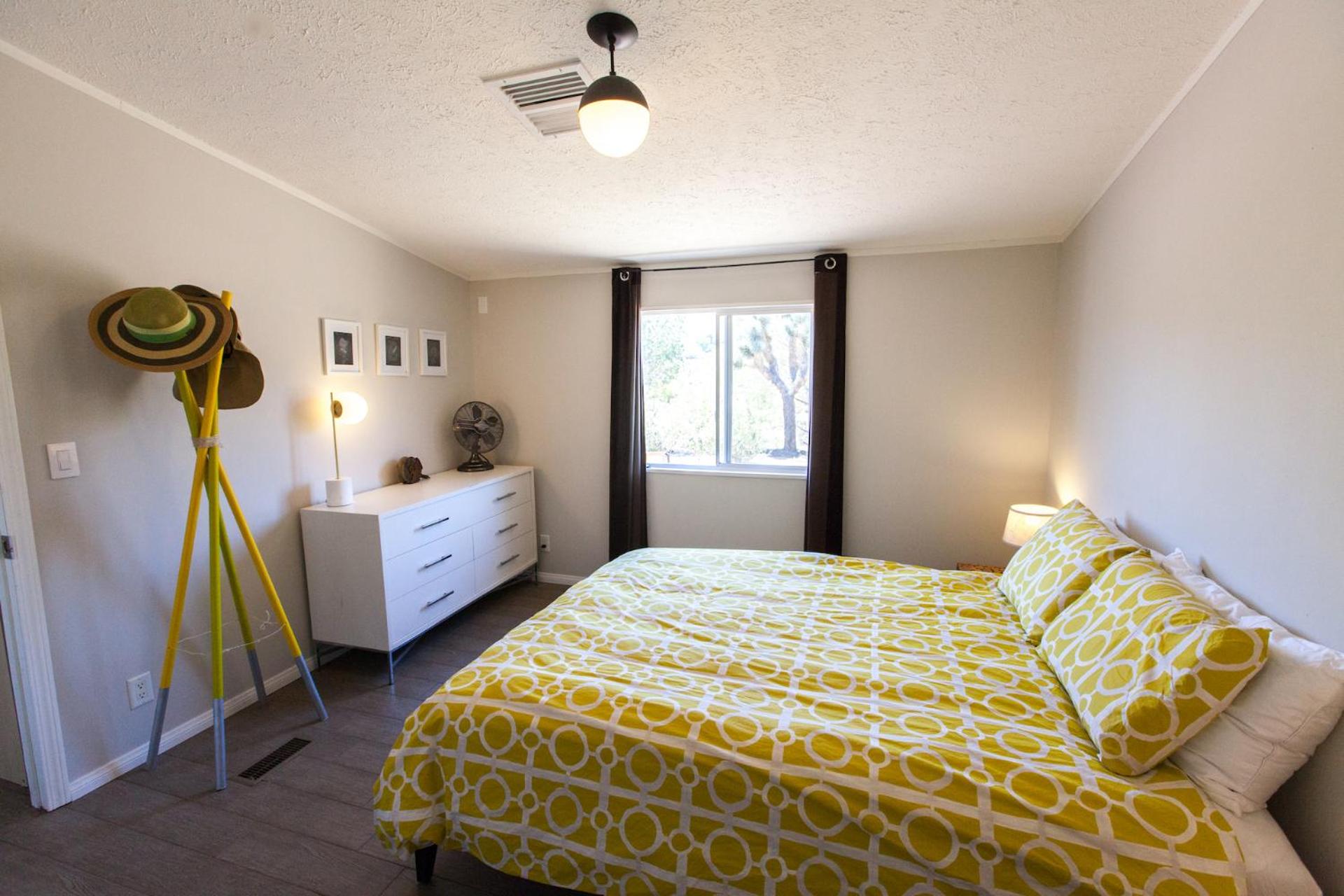 Three-Bedroom House - Photo 23