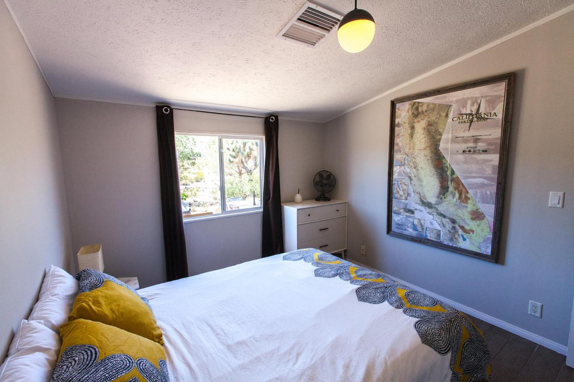 Three-Bedroom House - Photo 24