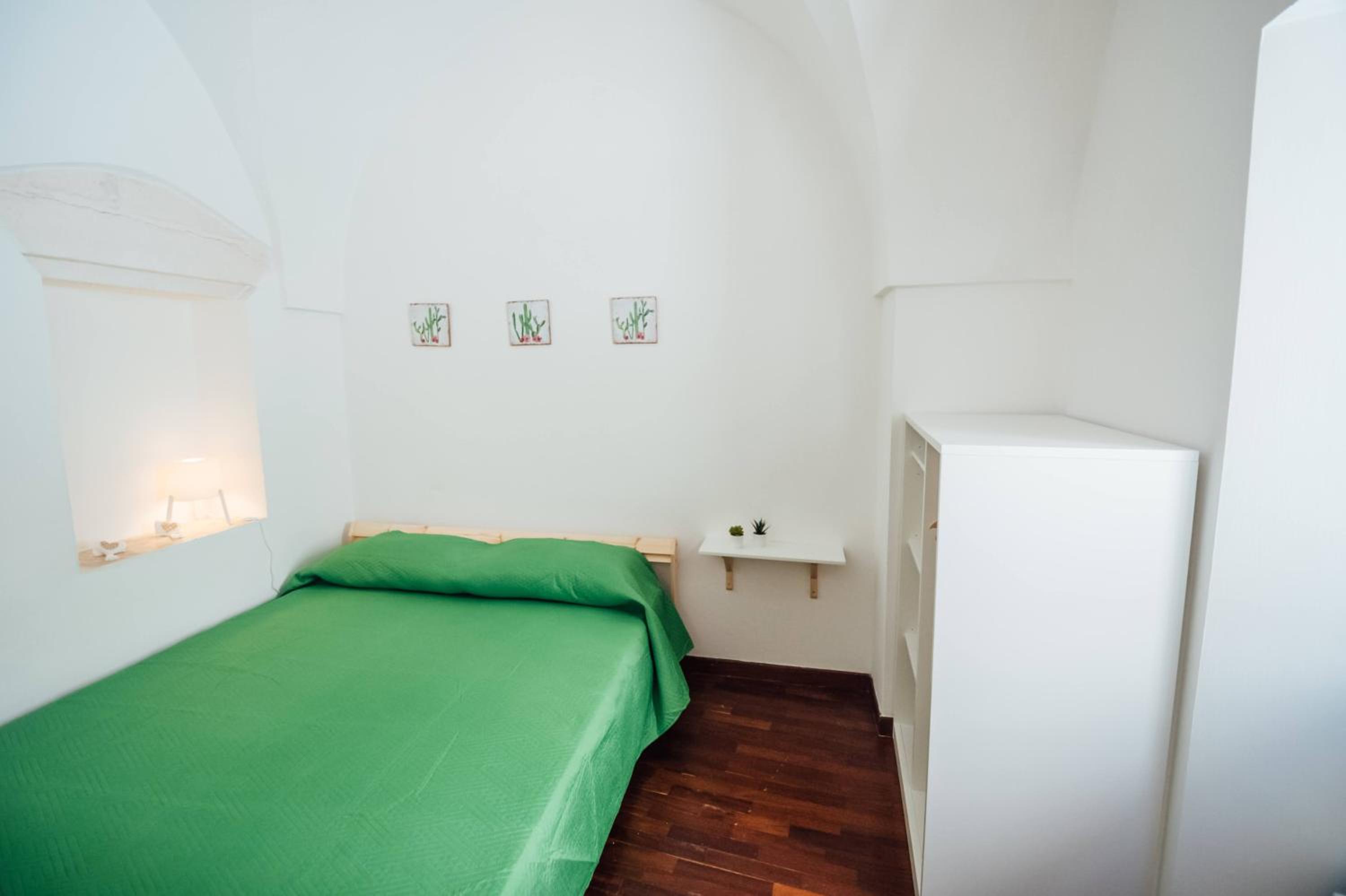 Apartment with Terrace - Photo 1